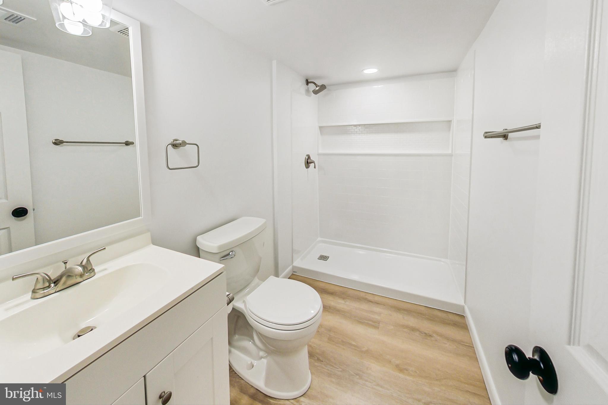 CLINTON WOODS - Residential Lease