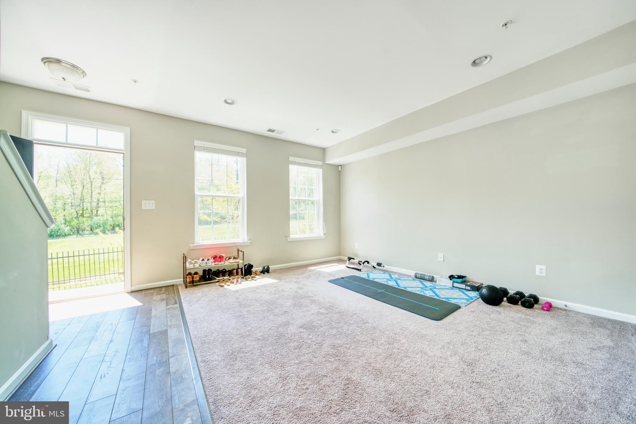 18318 WOODHOUSE LANE