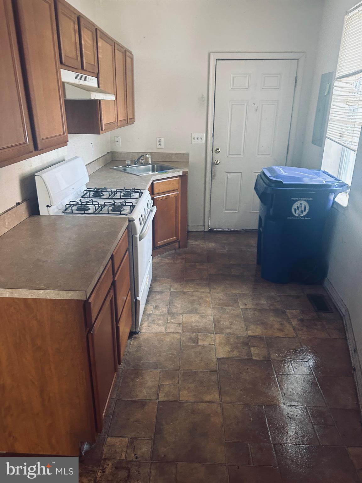 SANDTOWN-WINCHESTER - Residential