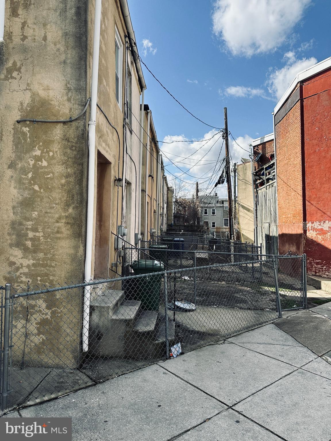 SANDTOWN-WINCHESTER - Residential