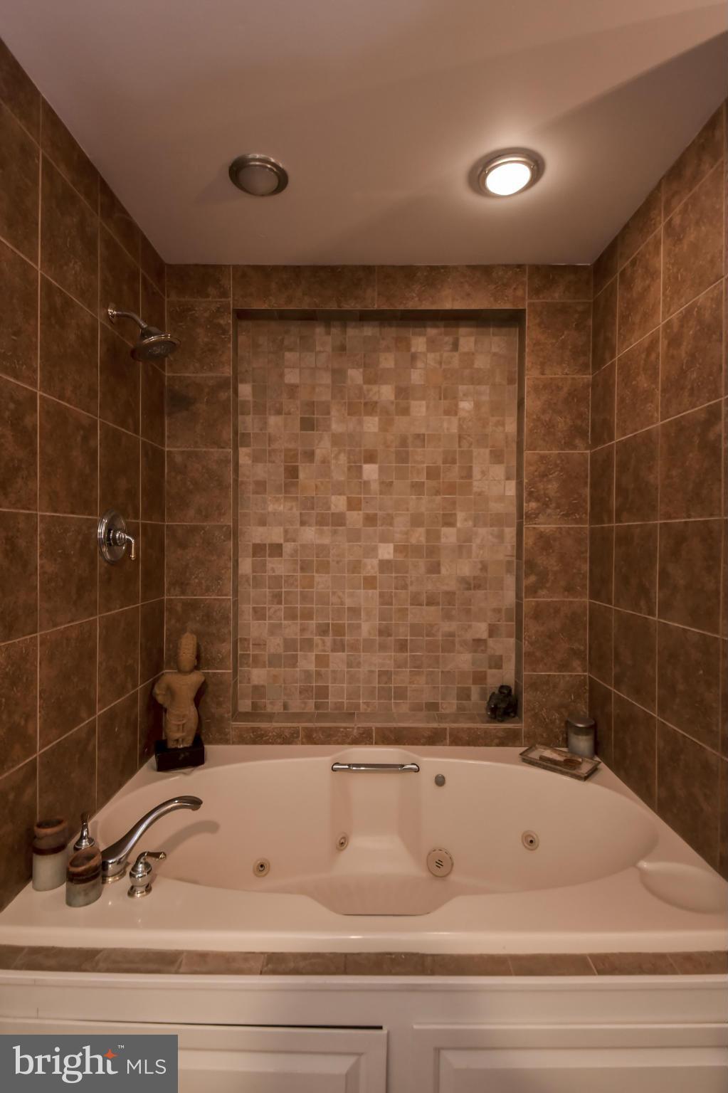 HUNTING CREEK ESTATES - Farm