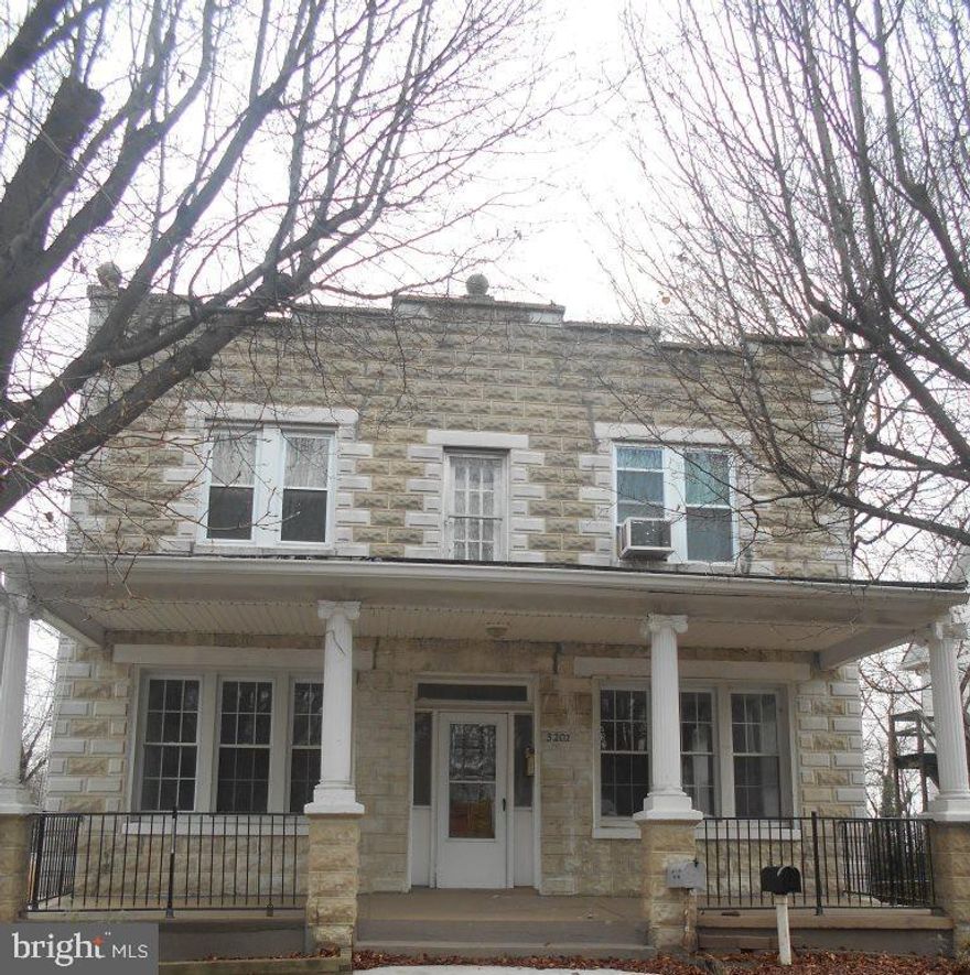 Large front porch! Beautiful laminate flooring. Large closets, great for storage! Great sized bedrooms. Must use LB application and lease. First month's rent and security deposit due upon lease signing. Owner will only CONSIDER cats. Please note this is just a unit in the house NOT the entire house.