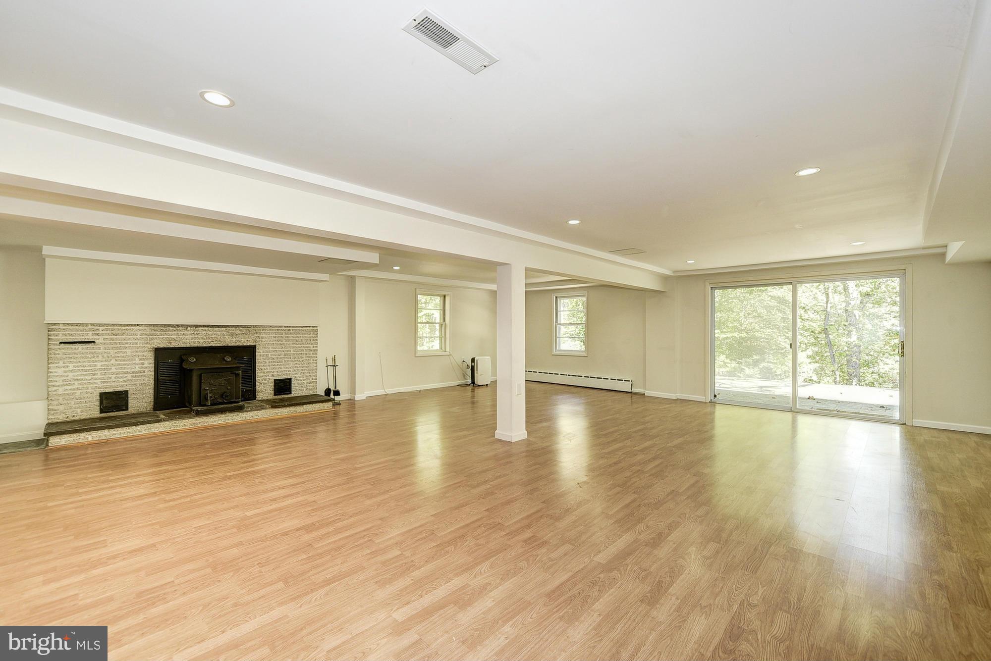 DARNESTOWN OUTSIDE - Residential