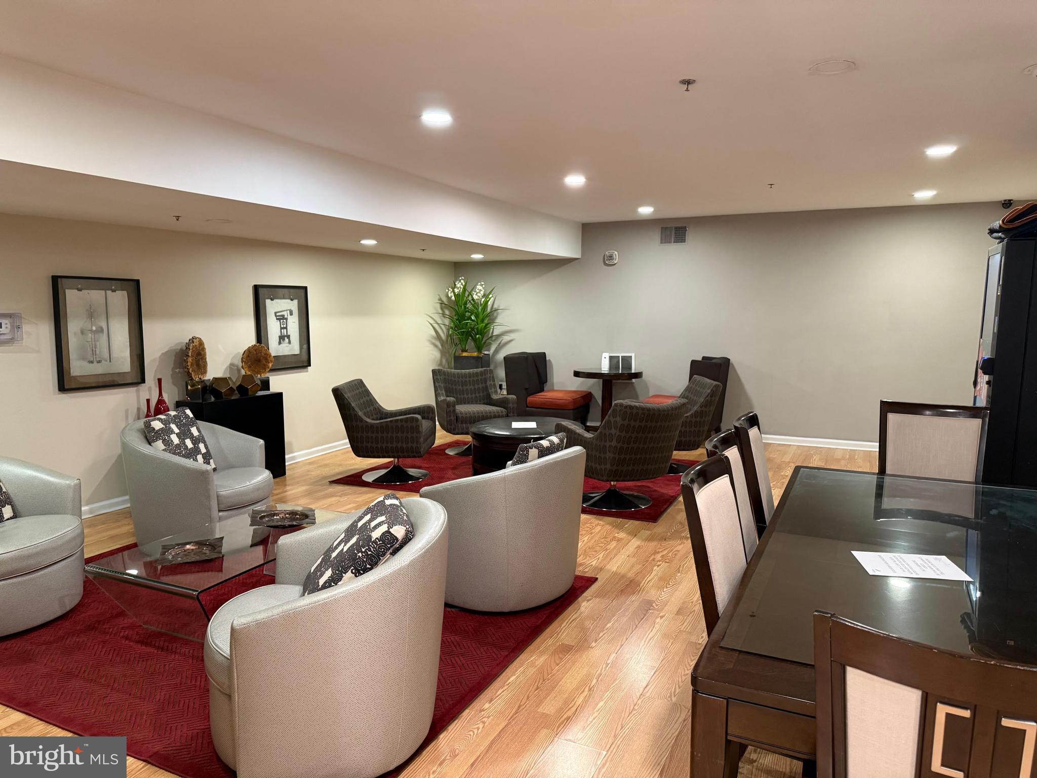 AVENUE OF THE ARTS - Residential