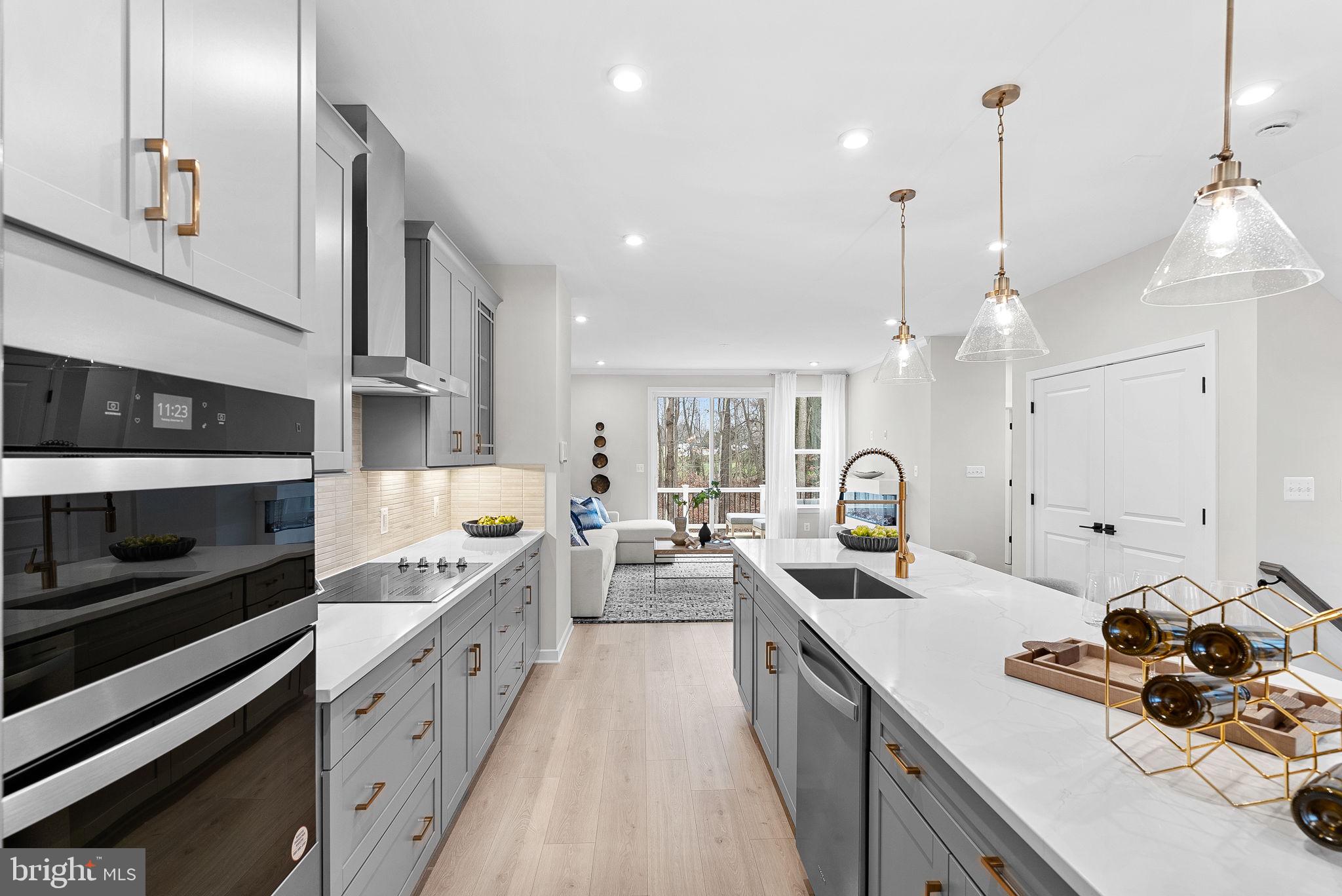 2460 MYSTIC MAROON TERRACE