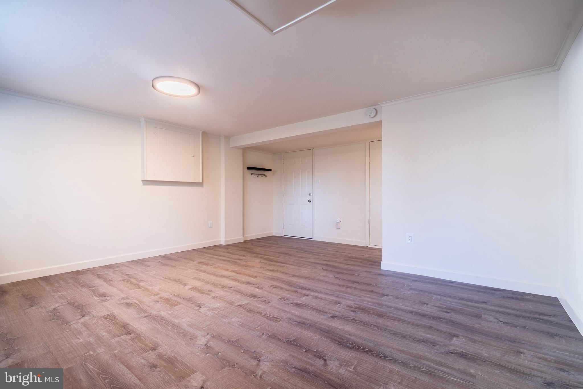 MAPLE VIEW PARK - Residential Lease