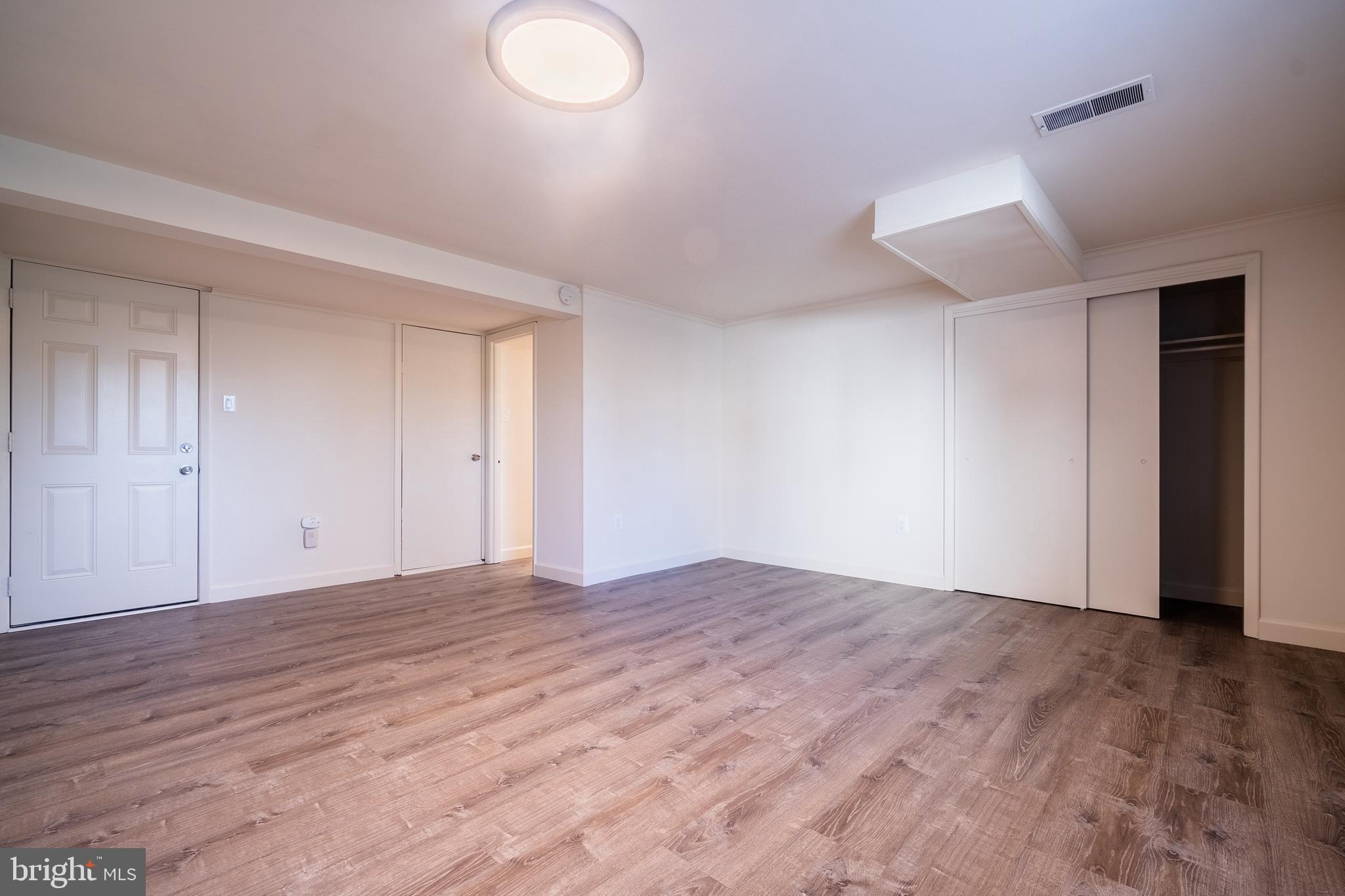 MAPLE VIEW PARK - Residential Lease