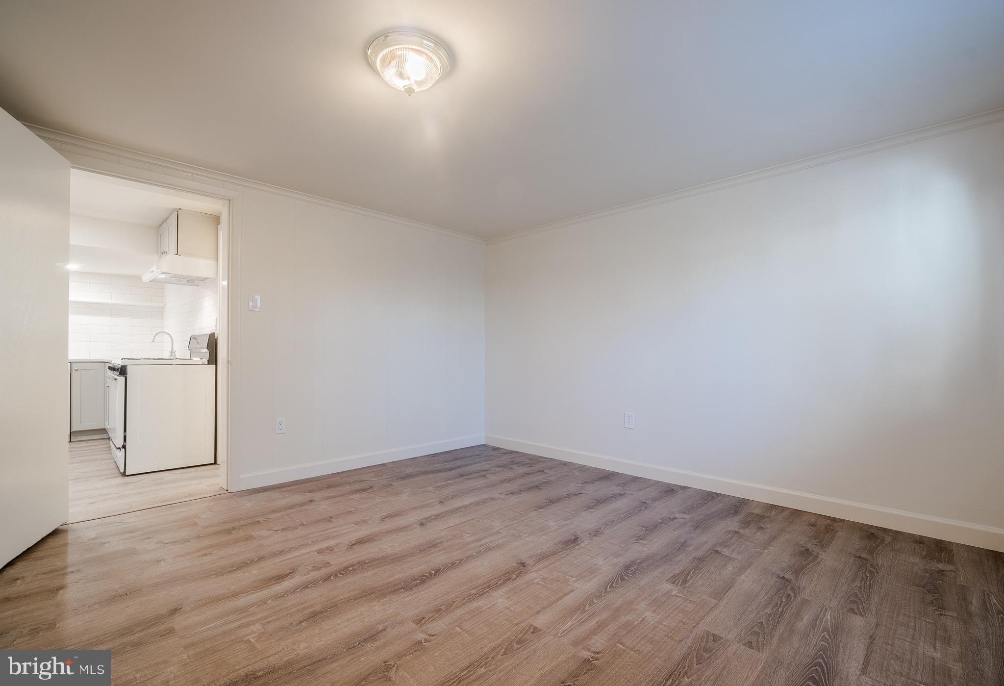 MAPLE VIEW PARK - Residential Lease