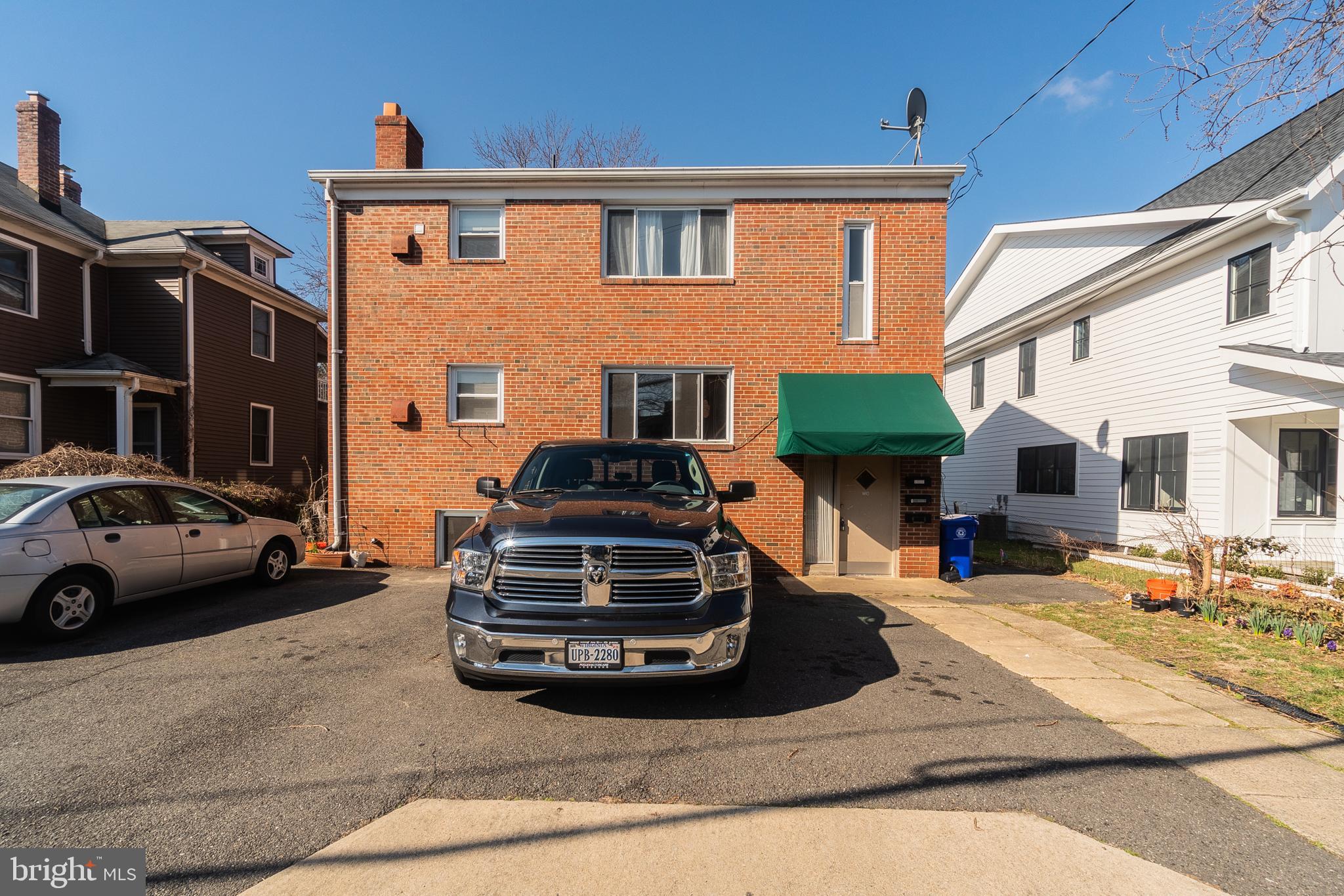 MAPLE VIEW PARK - Residential Lease