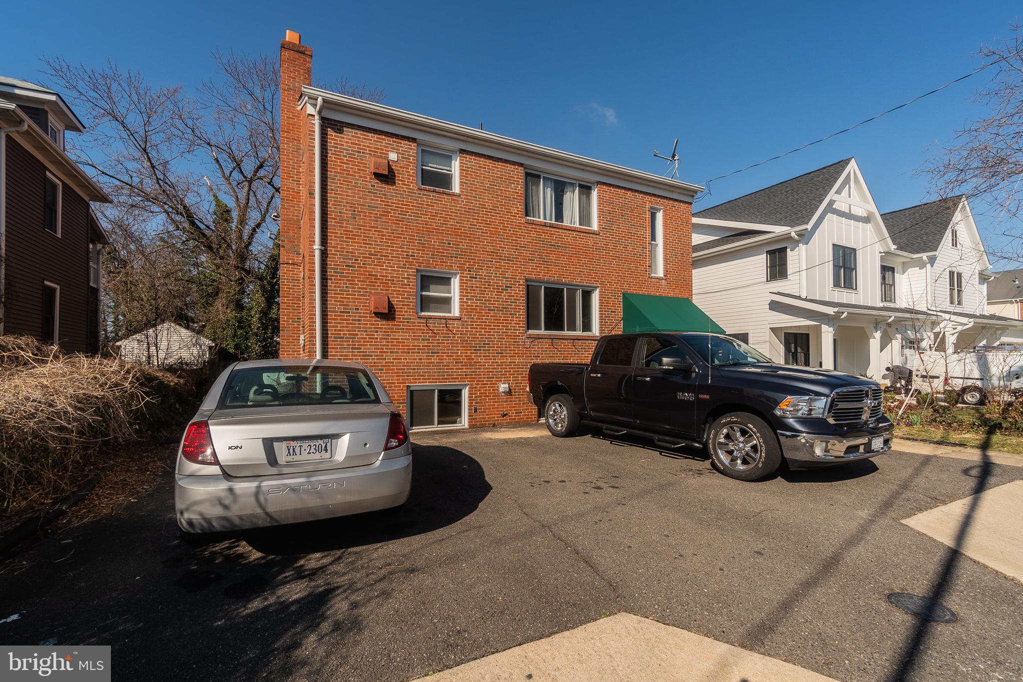 MAPLE VIEW PARK - Residential Lease