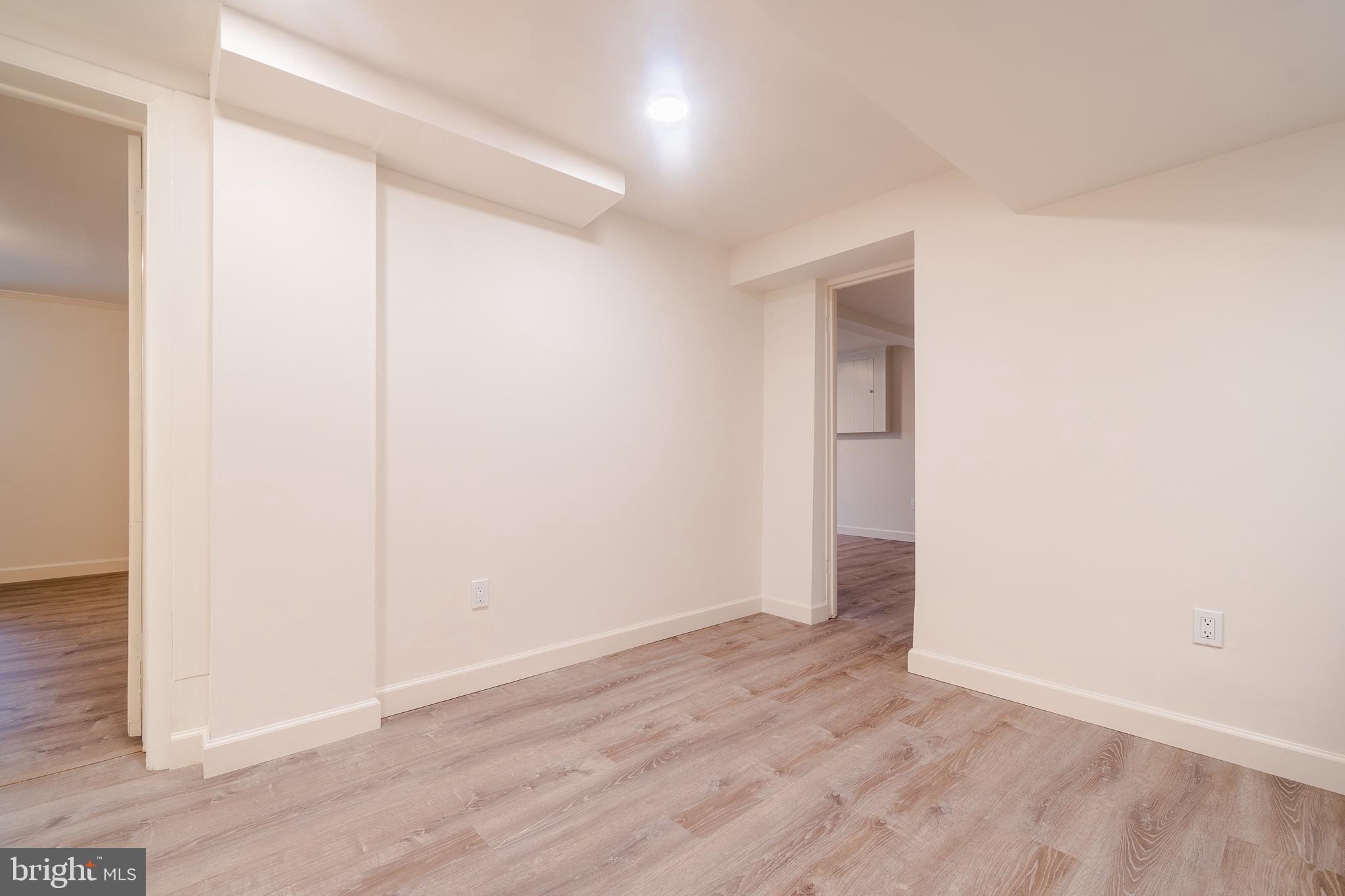 MAPLE VIEW PARK - Residential Lease