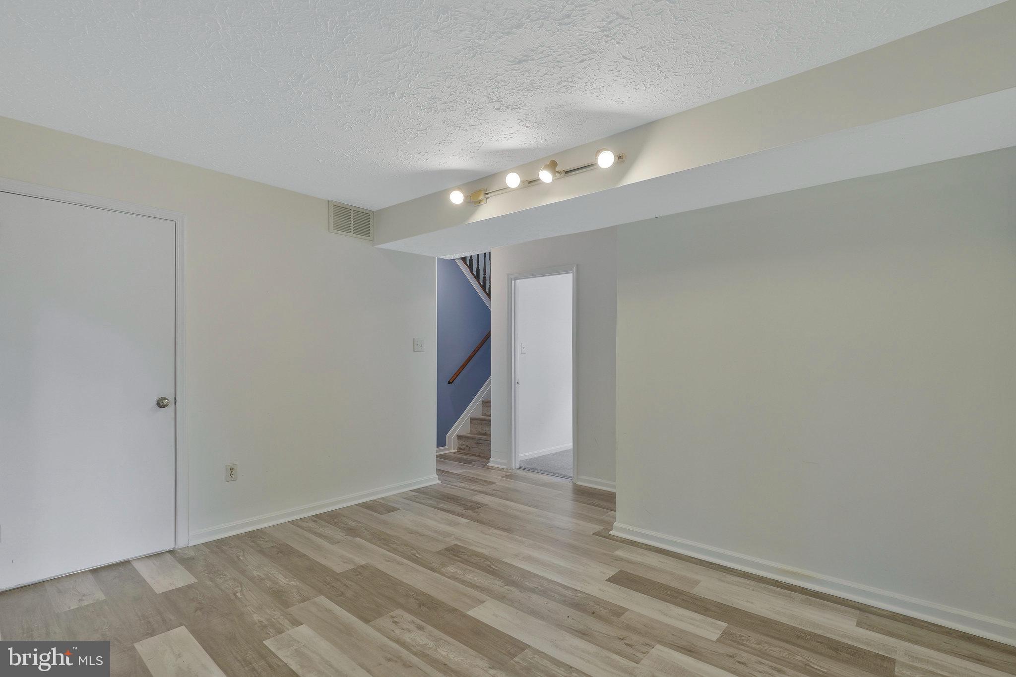 ST CHARLES SUB - WAKEFIELD - Residential