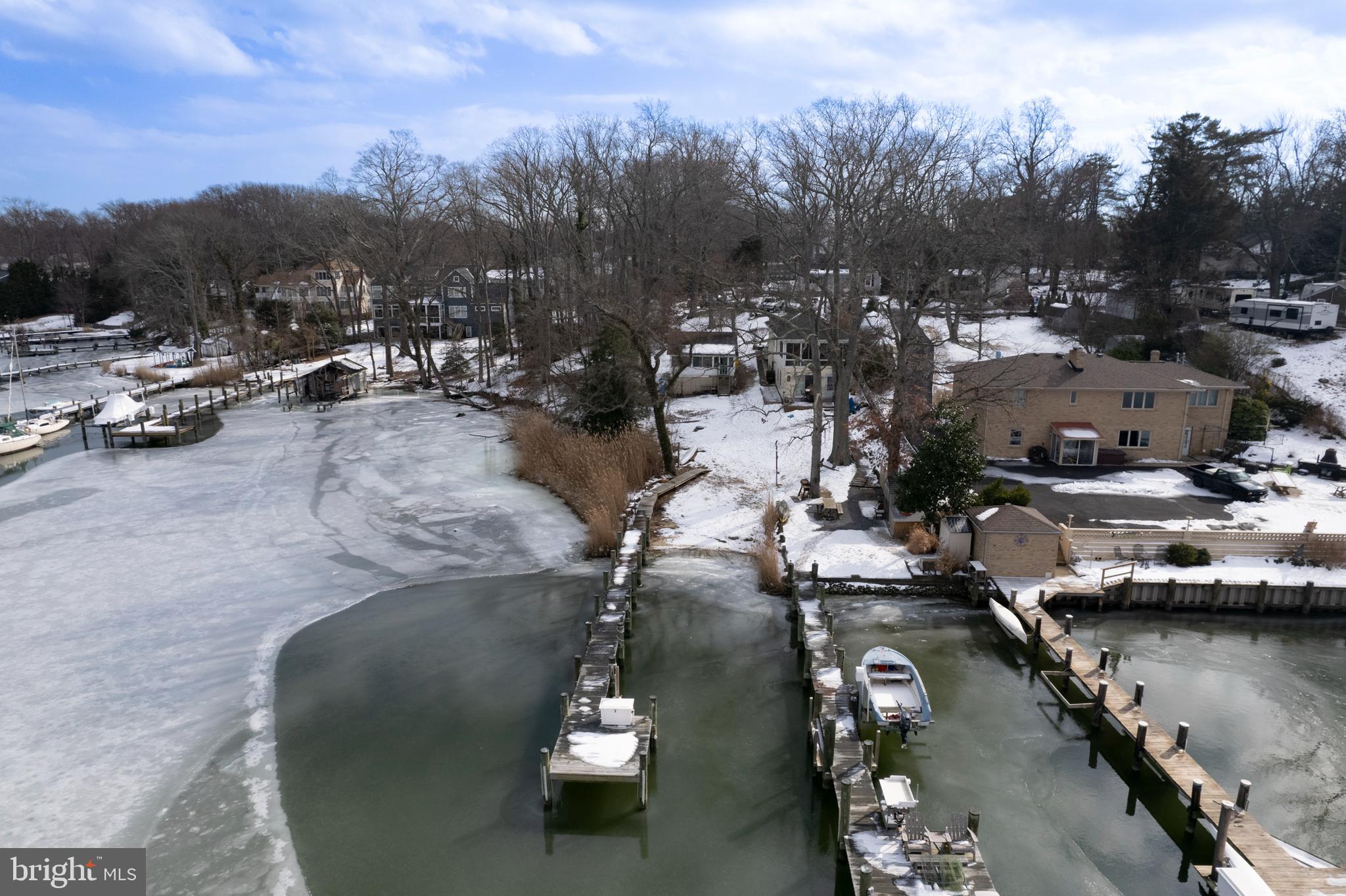 CARRS WHARF - Residential