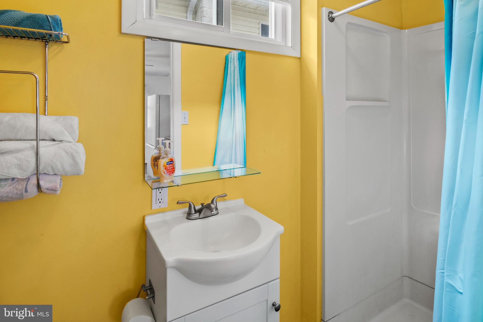 CARRS WHARF - Residential