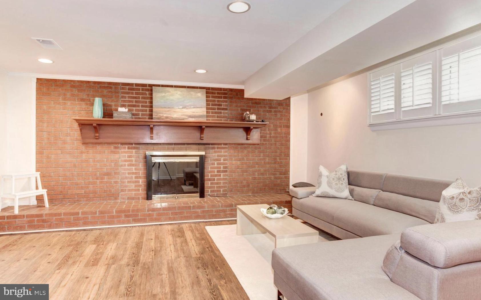 BIRCHWOOD - Residential Lease