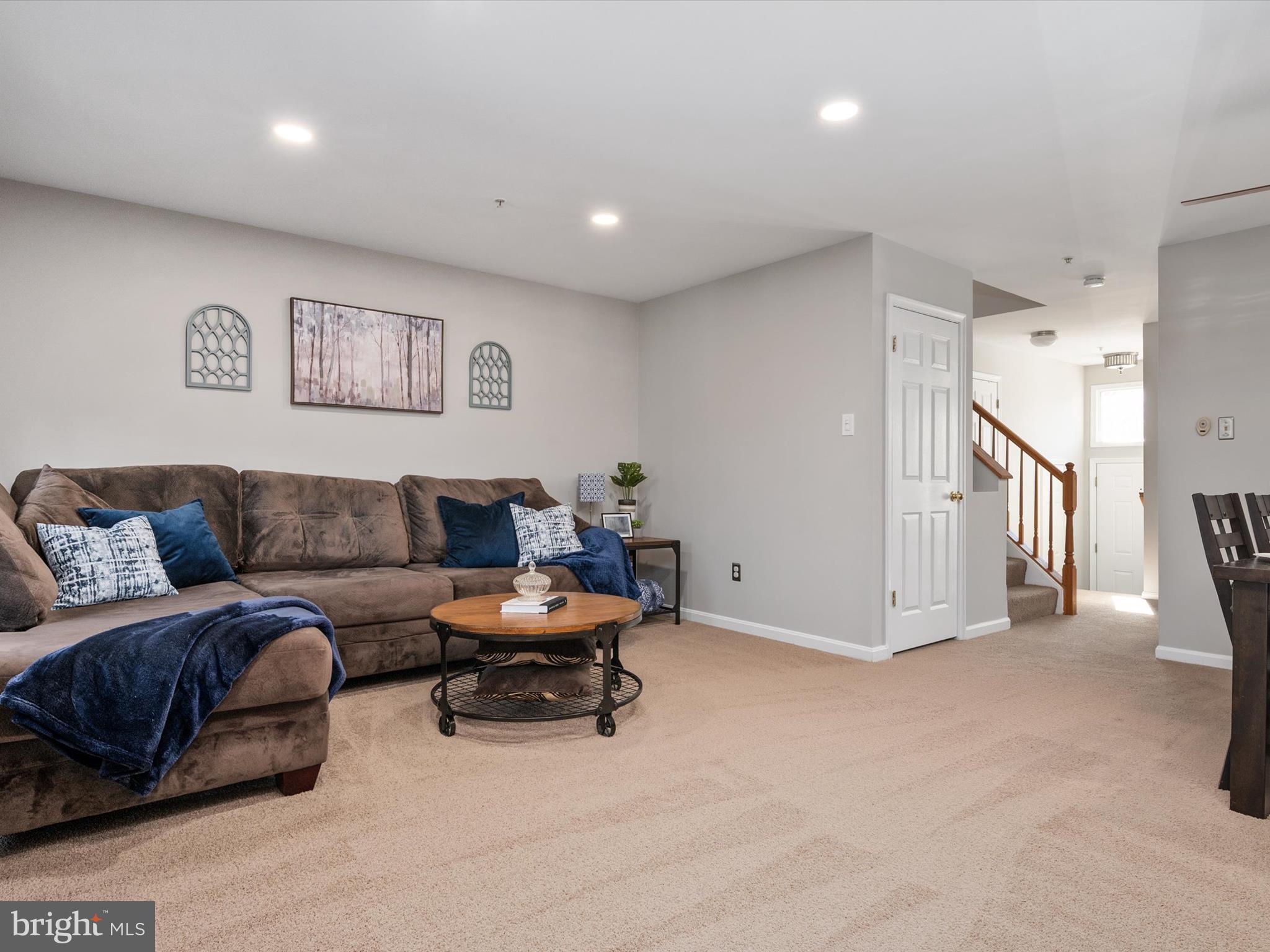 FOX CHASE - Residential