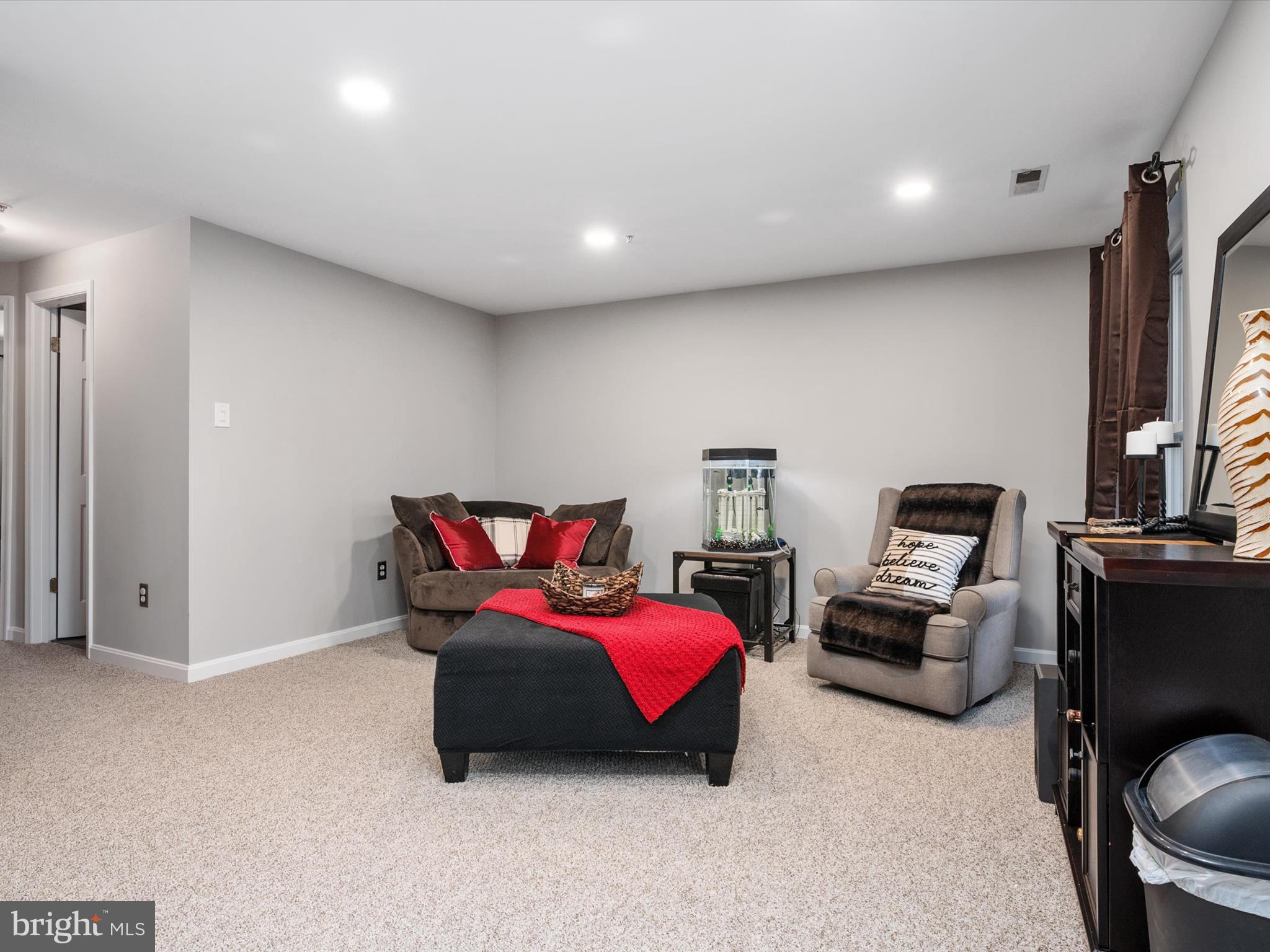 FOX CHASE - Residential