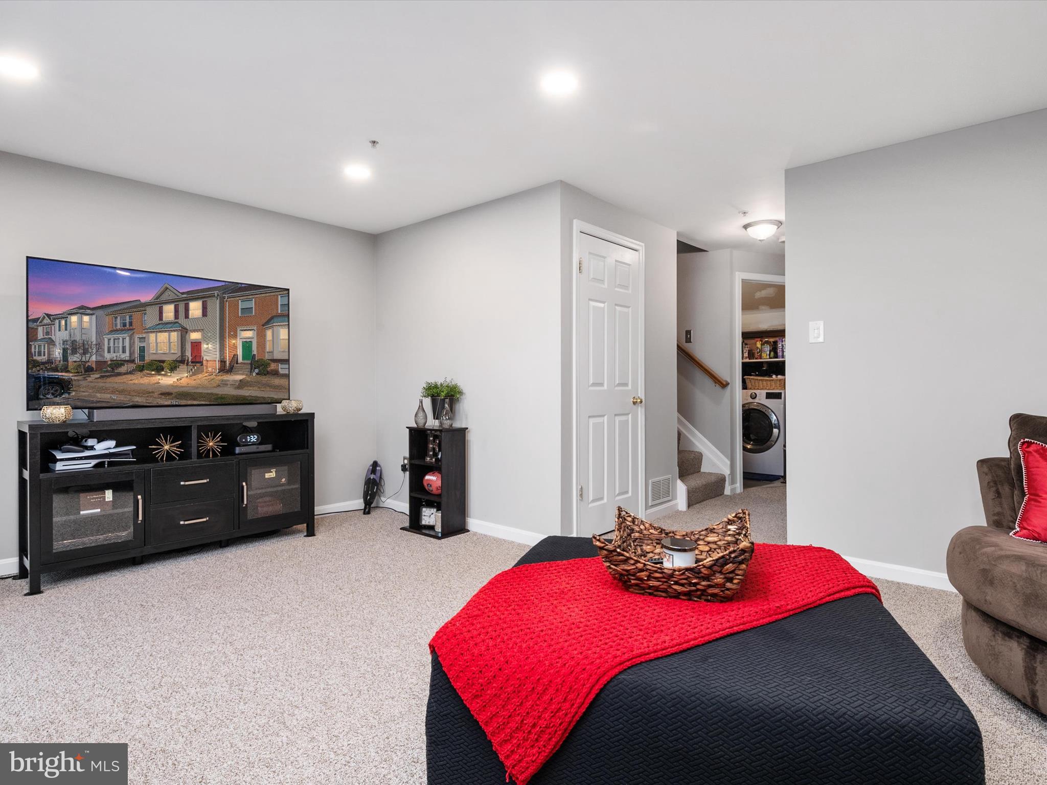 FOX CHASE - Residential