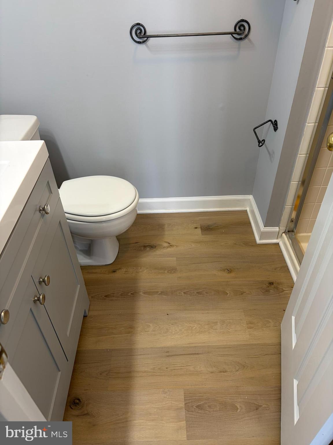 RIVERSIDE - Residential Lease