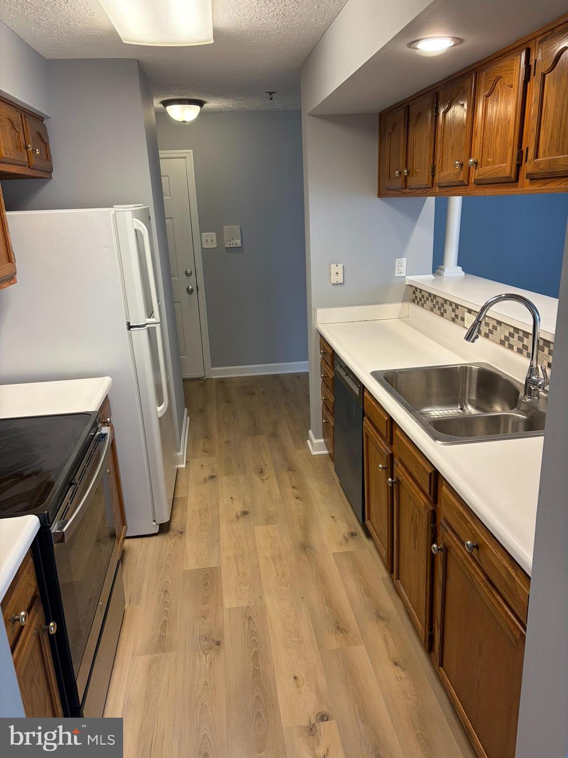 RIVERSIDE - Residential Lease