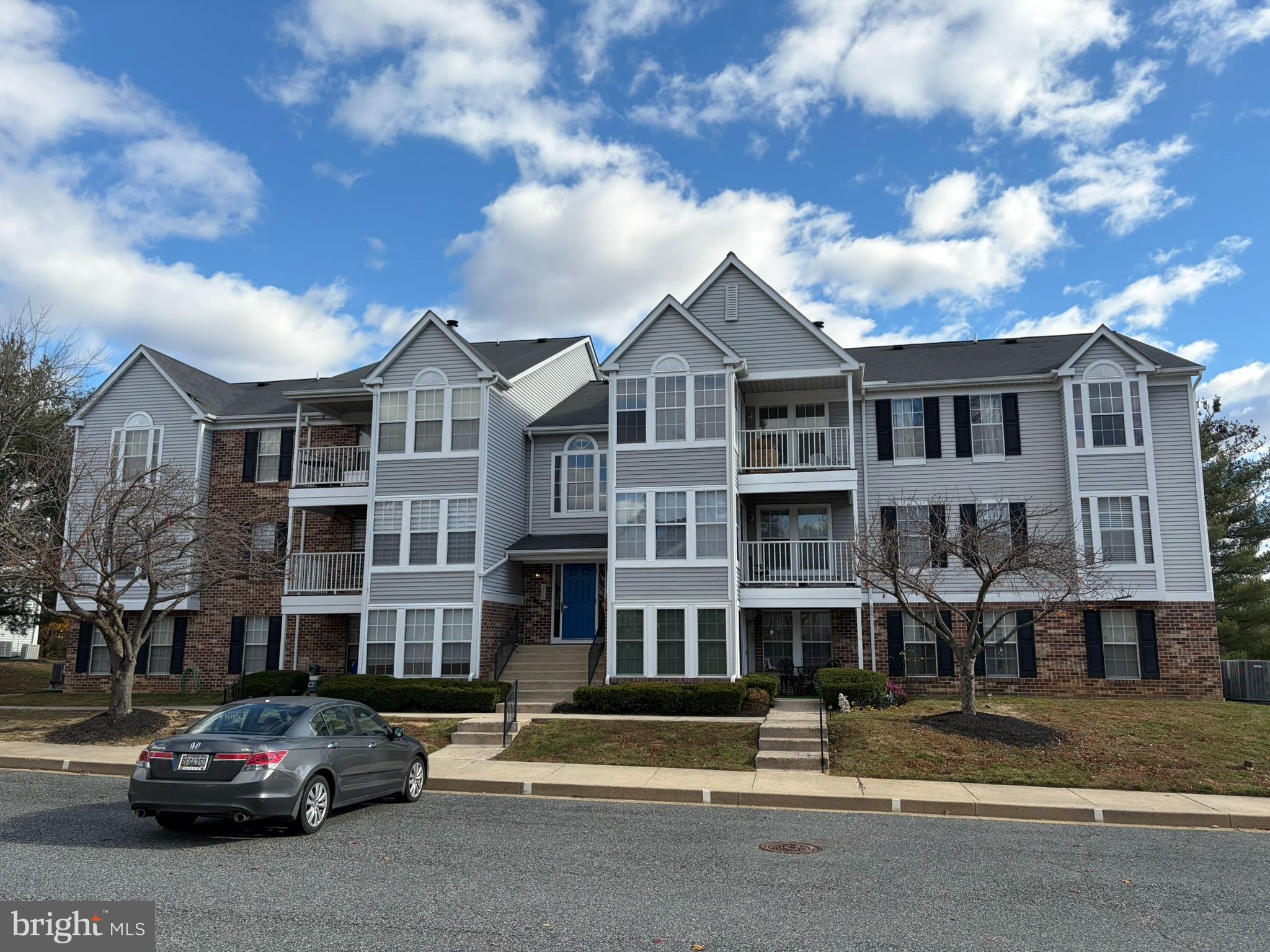 RIVERSIDE - Residential Lease