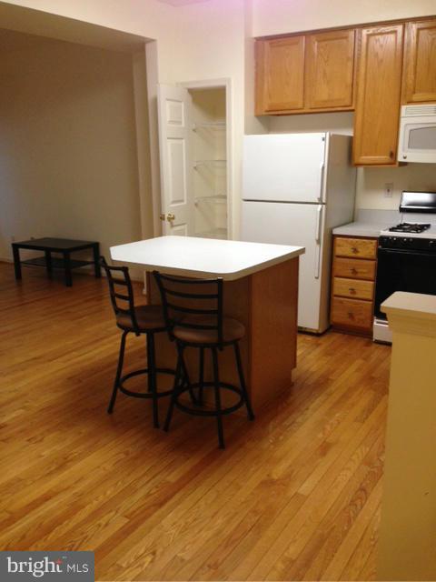 WELLESLEY - Residential Lease