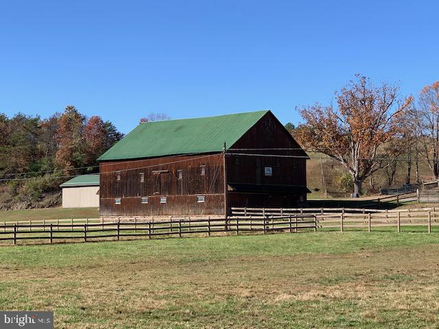 MANN TOWNSHIP - Farm