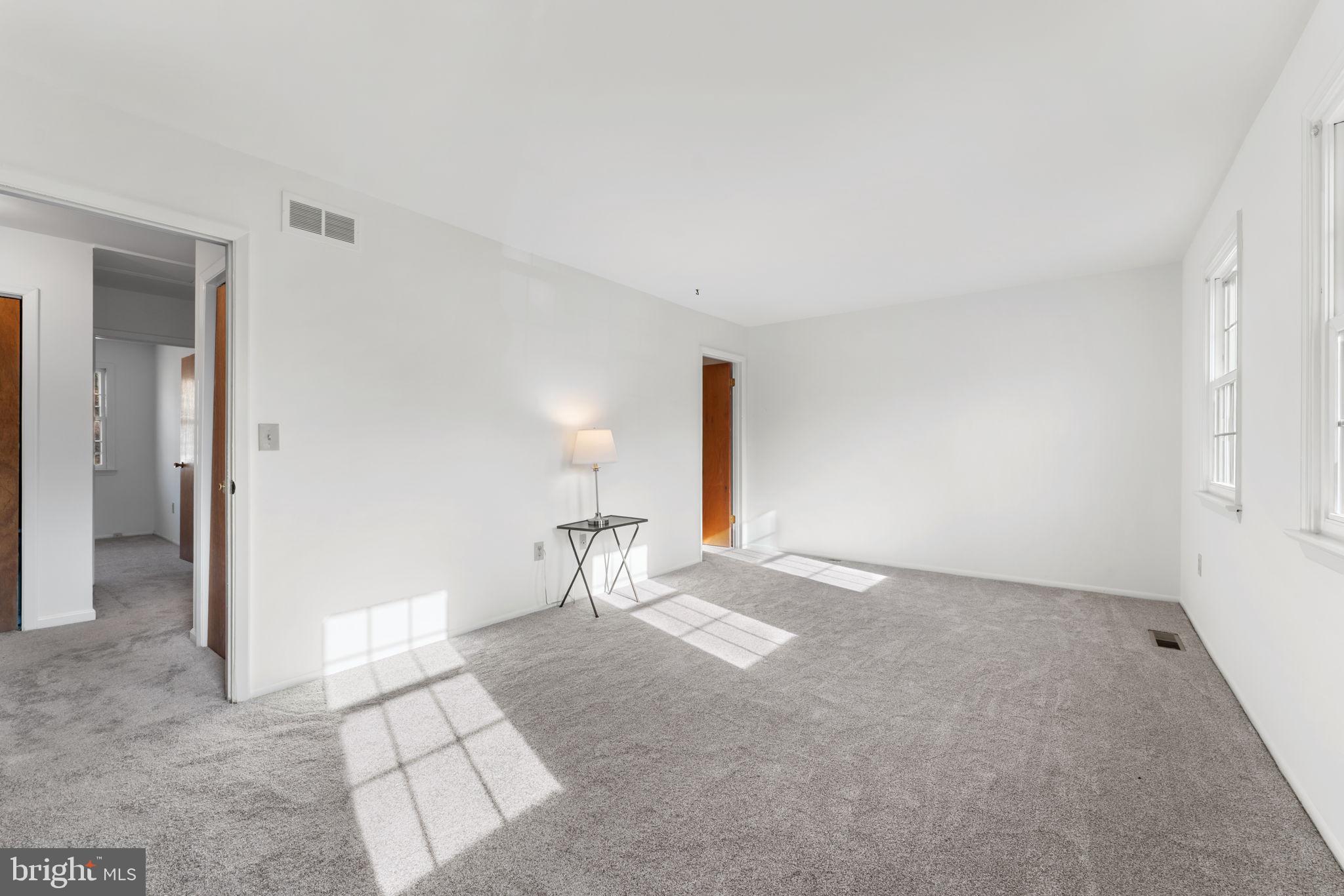 WHISPERING WOODS - Residential