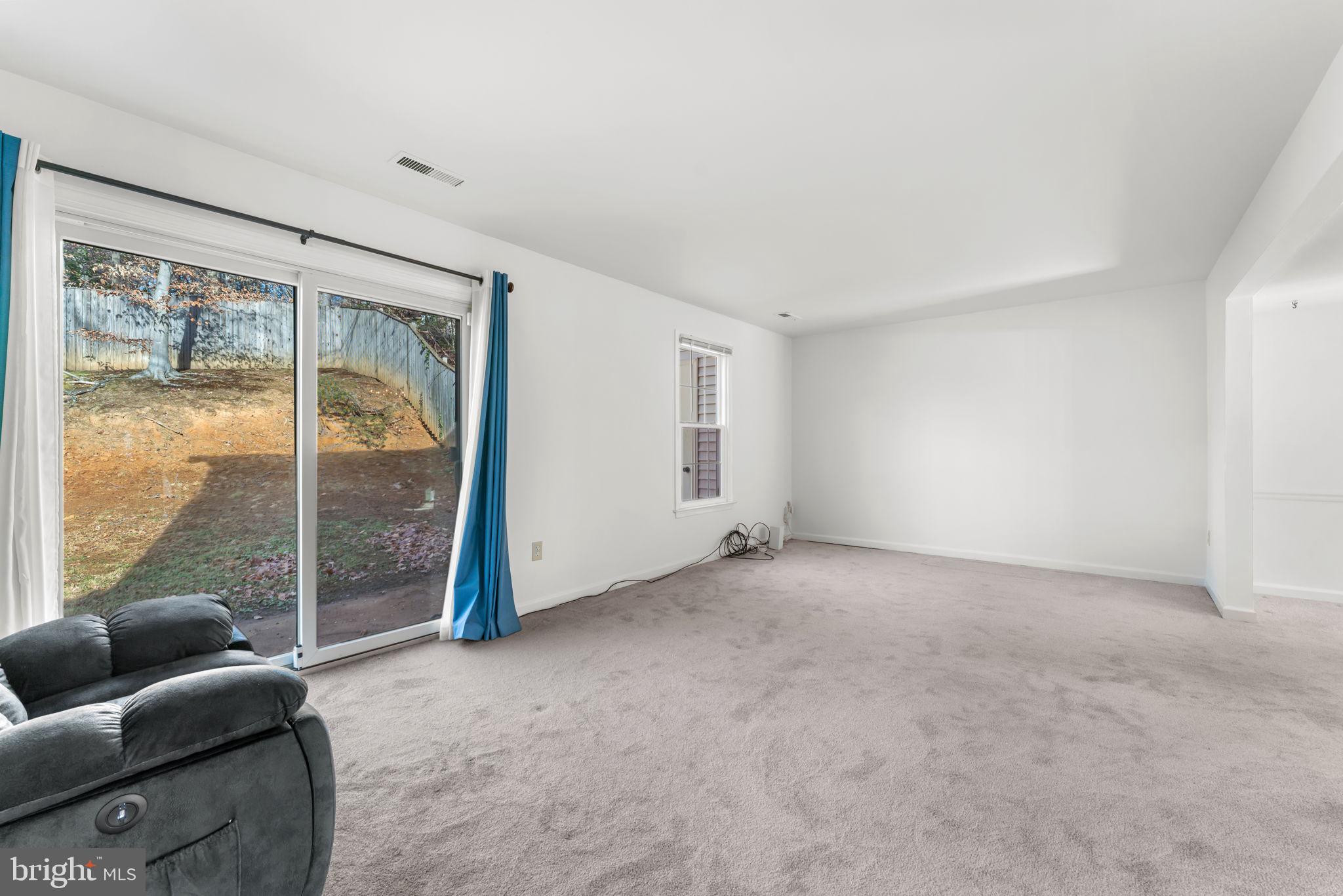 WHISPERING WOODS - Residential