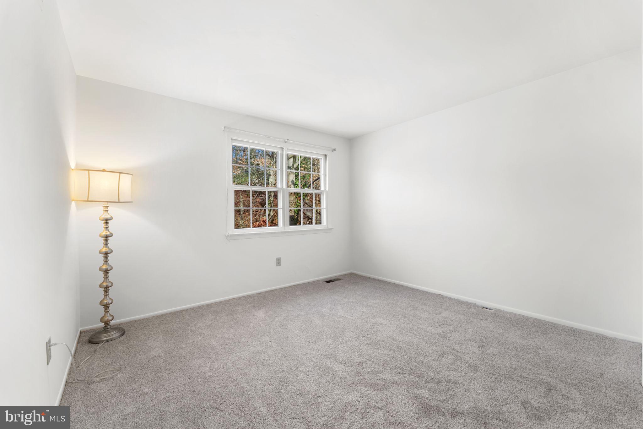 WHISPERING WOODS - Residential