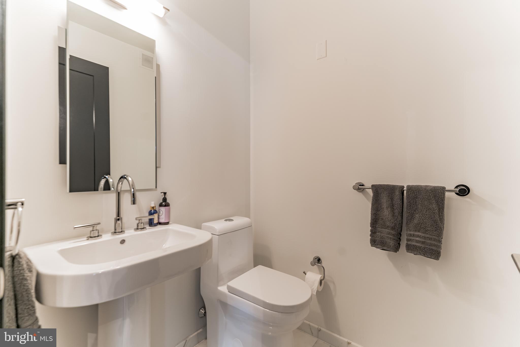 AVENUE OF THE ARTS - Residential Lease