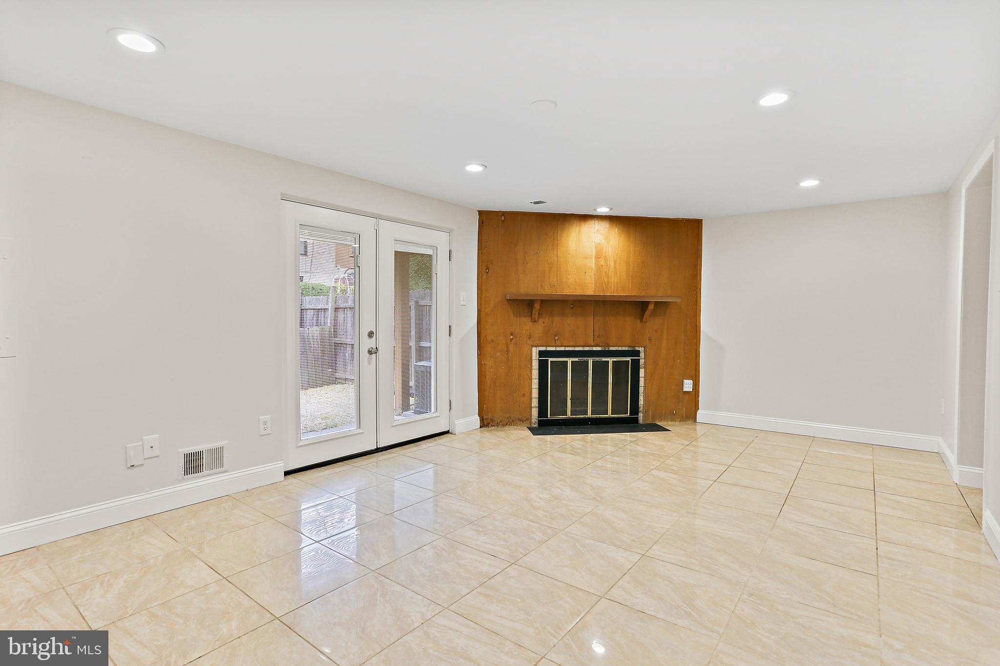 ELKHORN LANDING - Residential