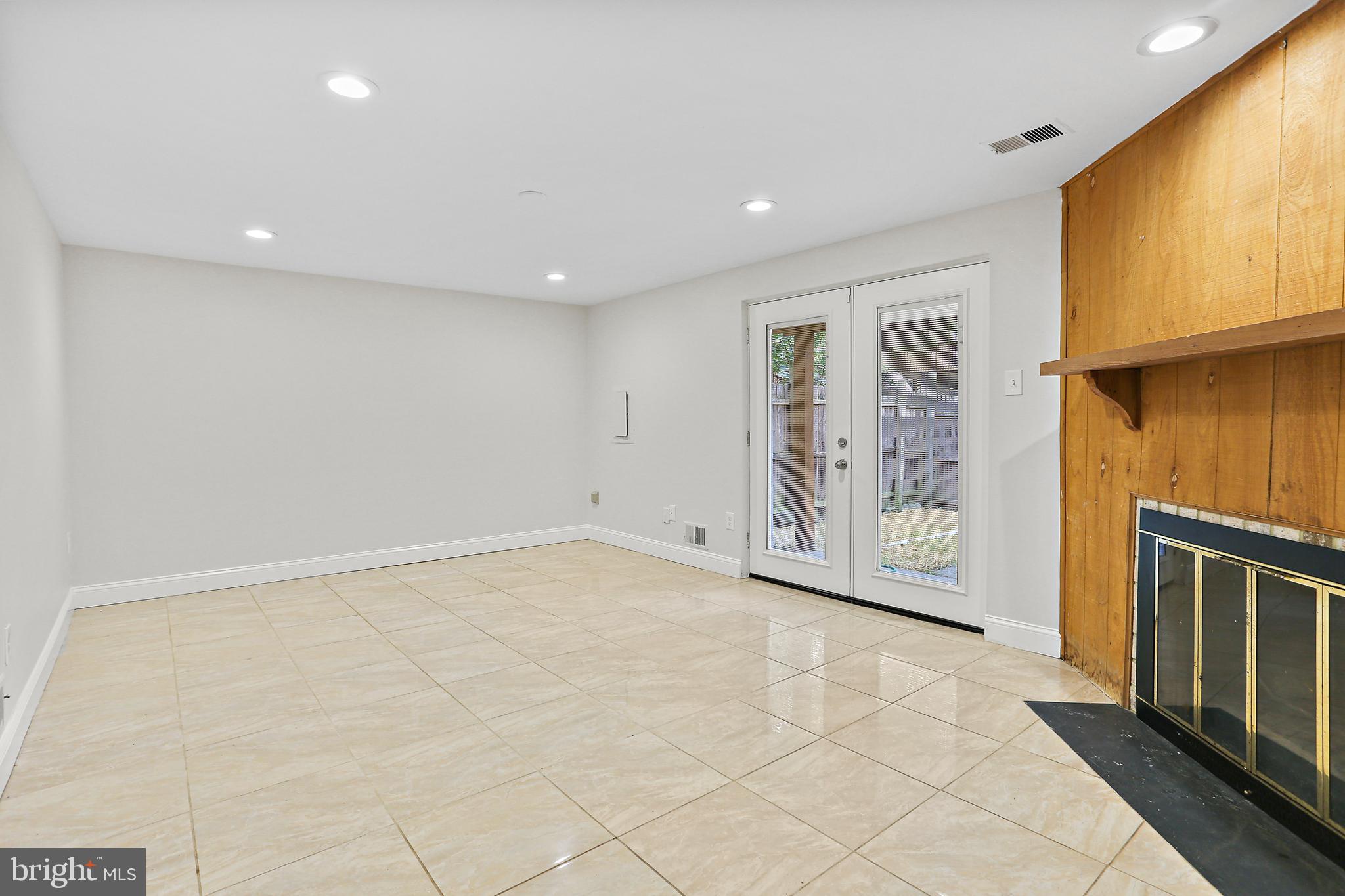 ELKHORN LANDING - Residential