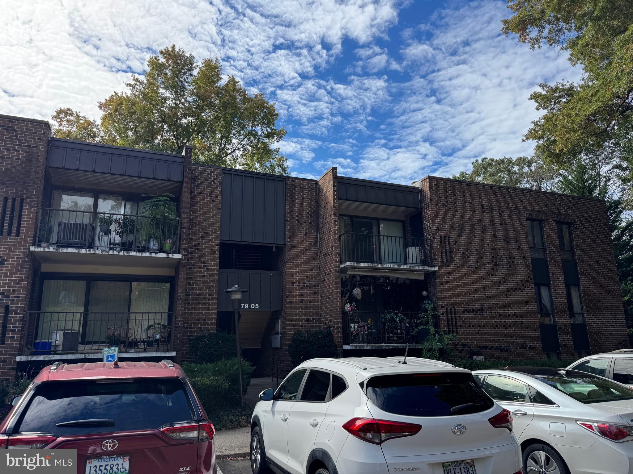 HERITAGE COURT - Residential