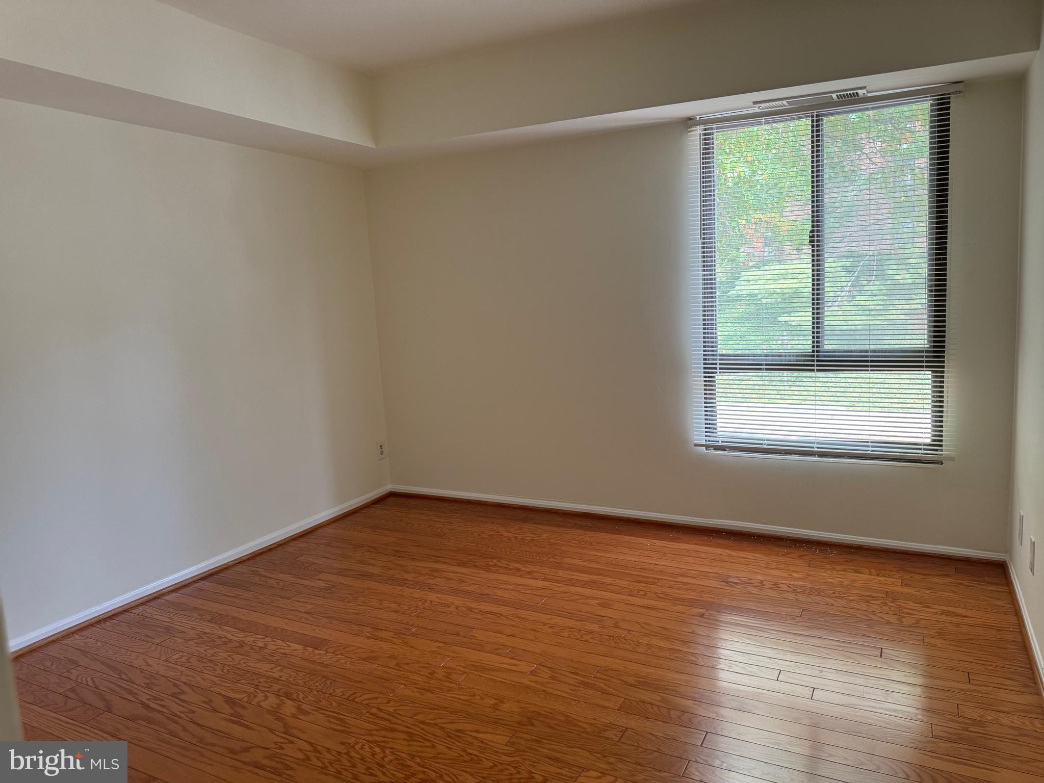 HERITAGE COURT - Residential