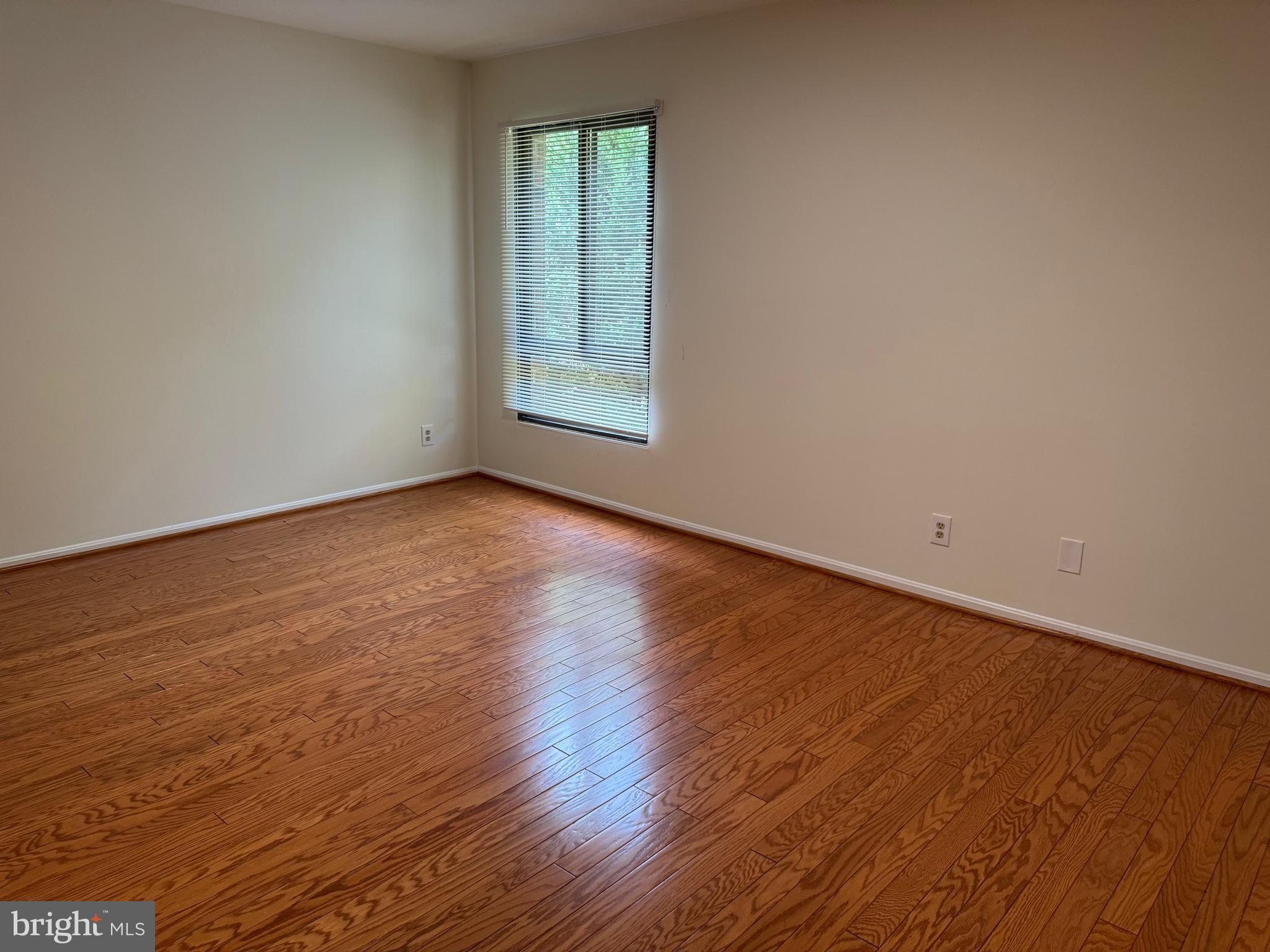 HERITAGE COURT - Residential