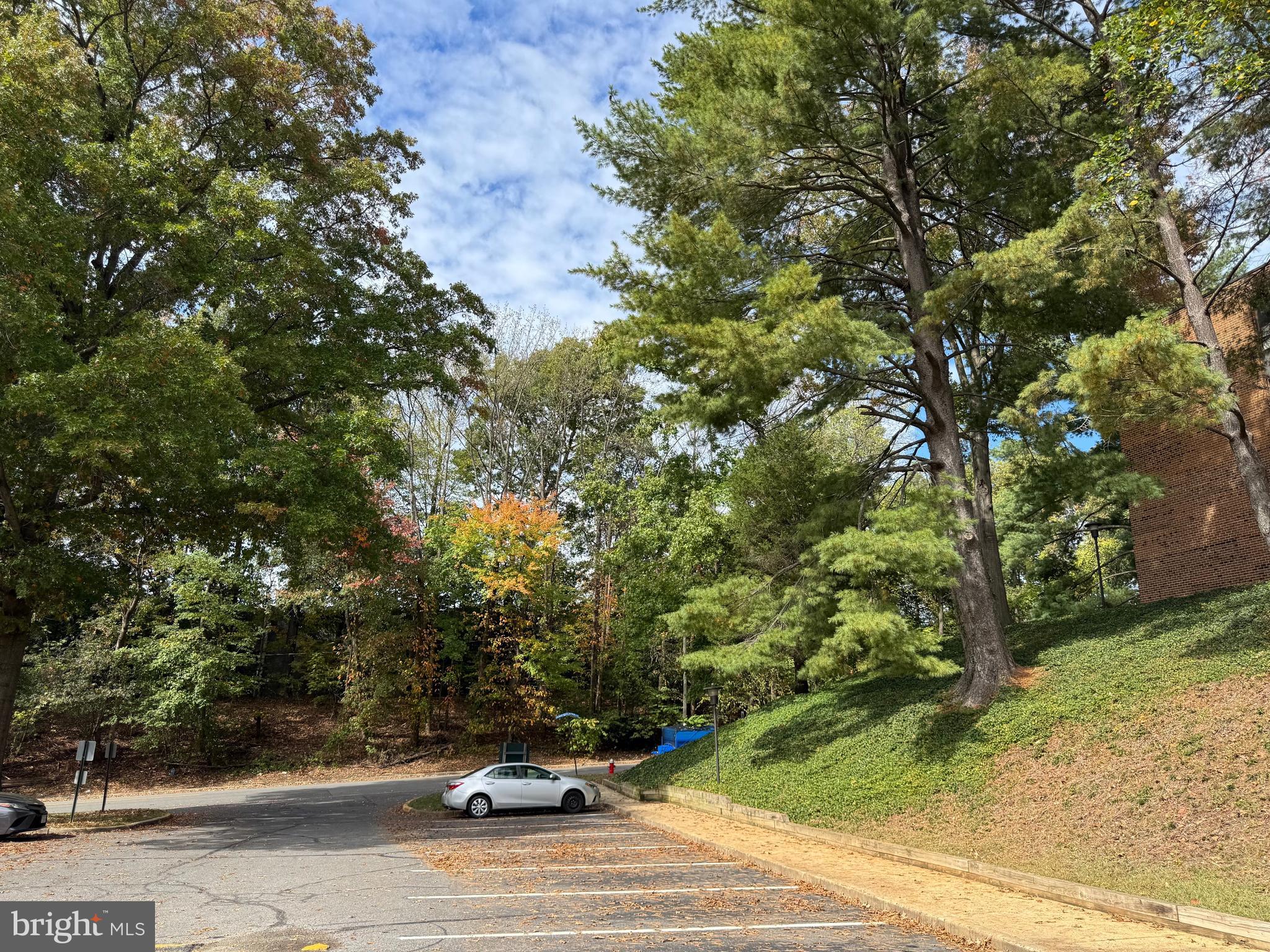 HERITAGE COURT - Residential