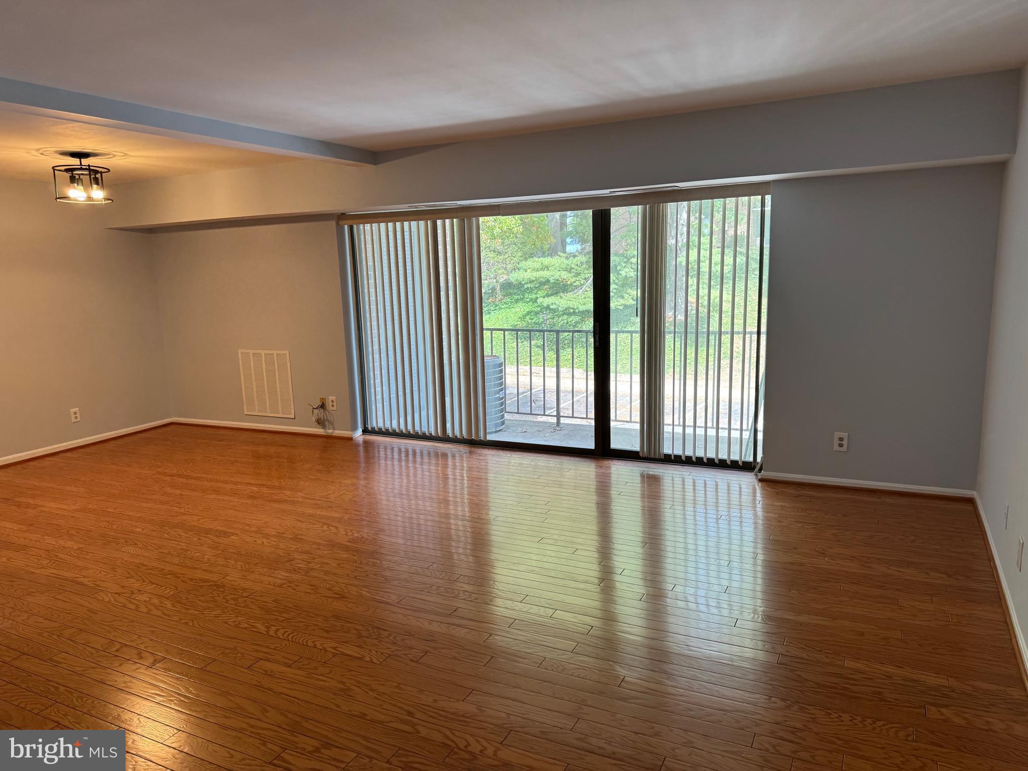 HERITAGE COURT - Residential