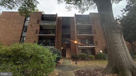 7905 DASSETT COURT 304 ANNANDALE VA 22003
