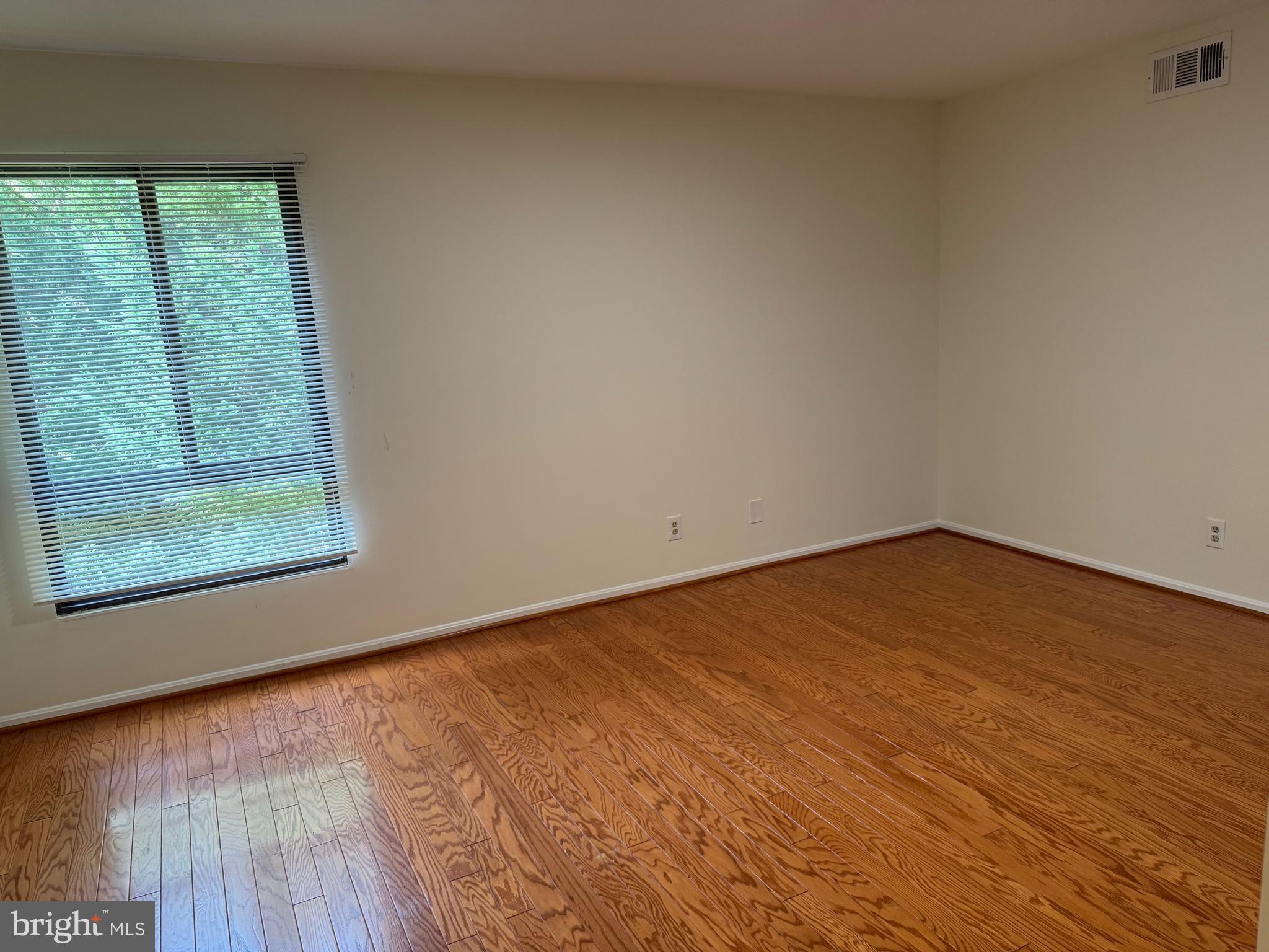 HERITAGE COURT - Residential