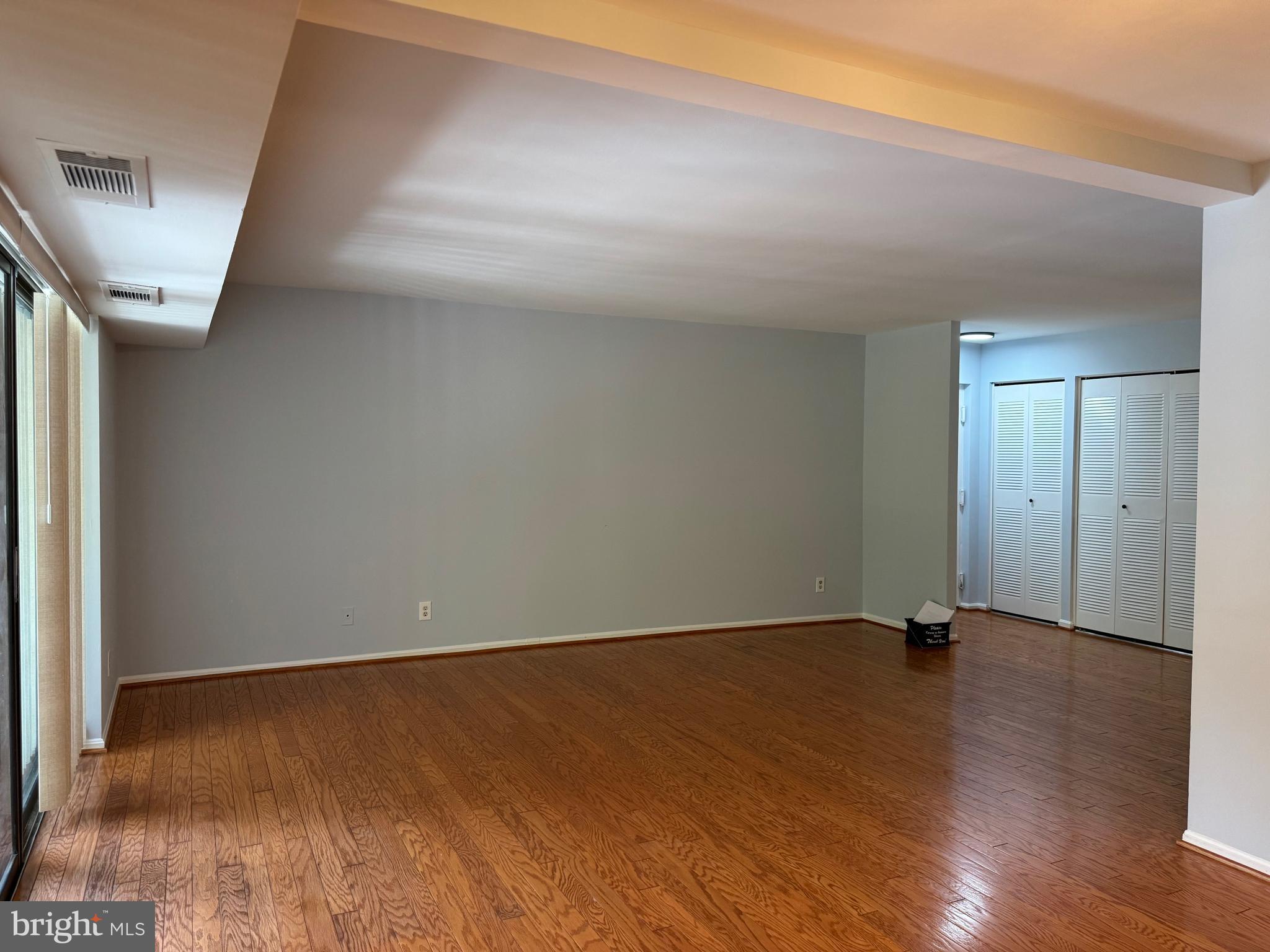 HERITAGE COURT - Residential