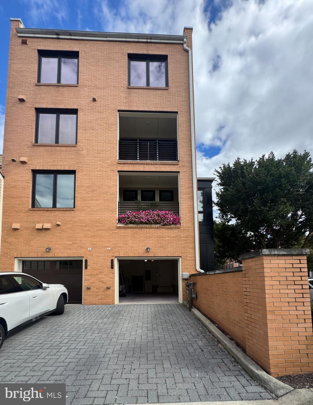 Photo of 620 Mckenzie Avenue, ALEXANDRIA, VA 22301 (MLS # VAAX2050816)