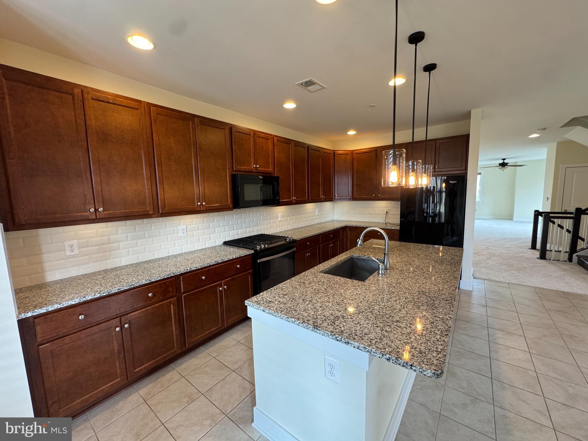 POTOMAC  YARDS - Residential