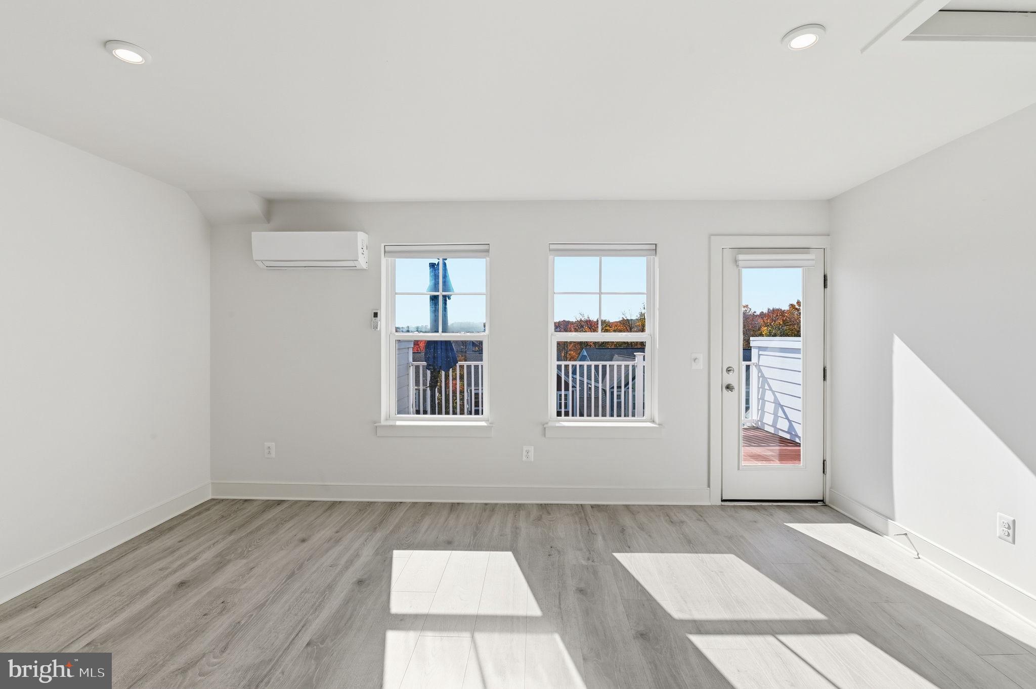 POTOMAC SHORES - Residential