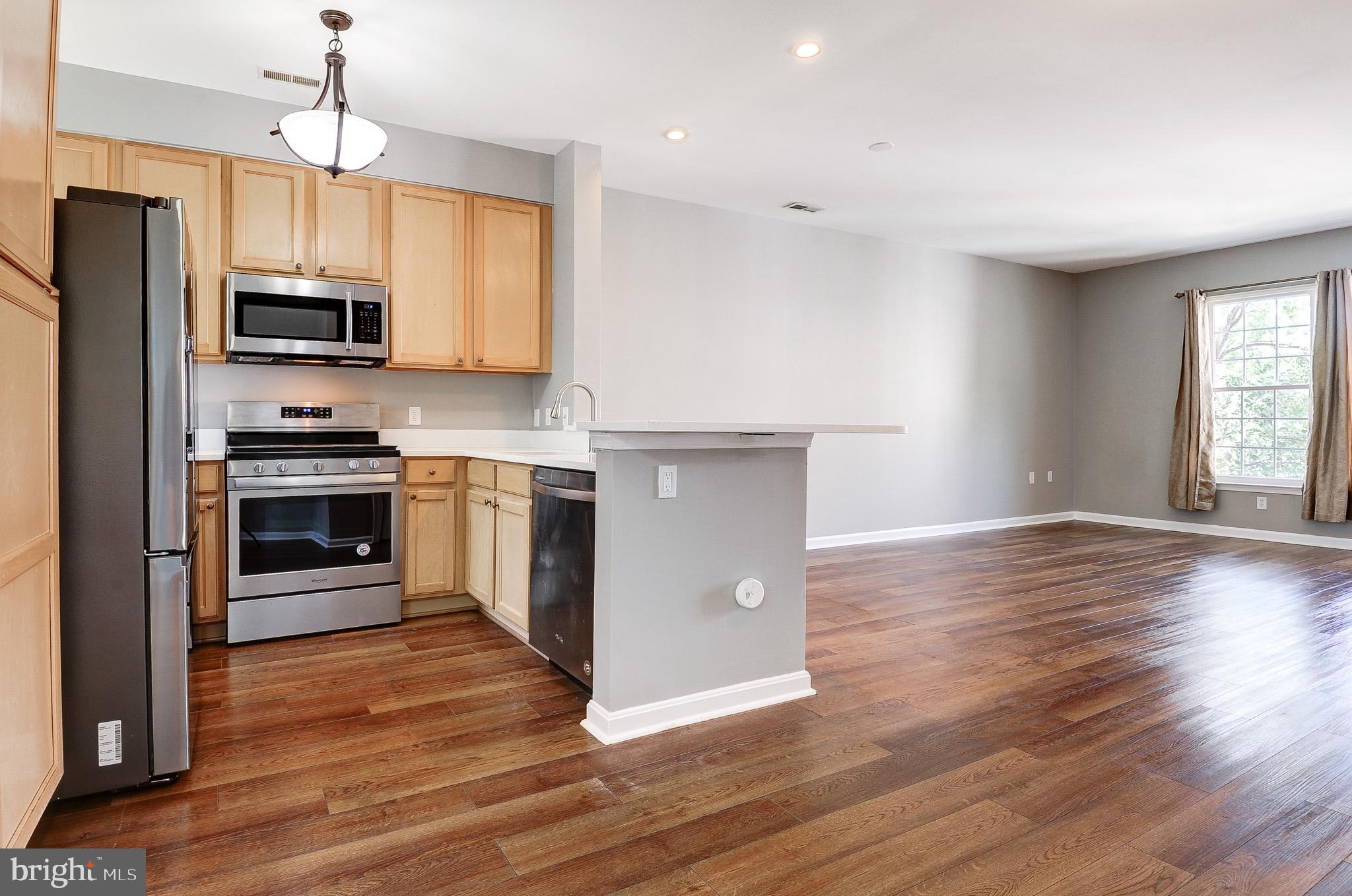23014 FONTWELL SQUARE
