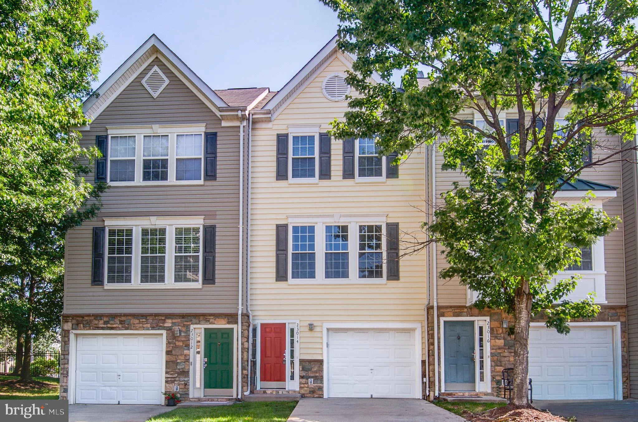 23014 Fontwell Square