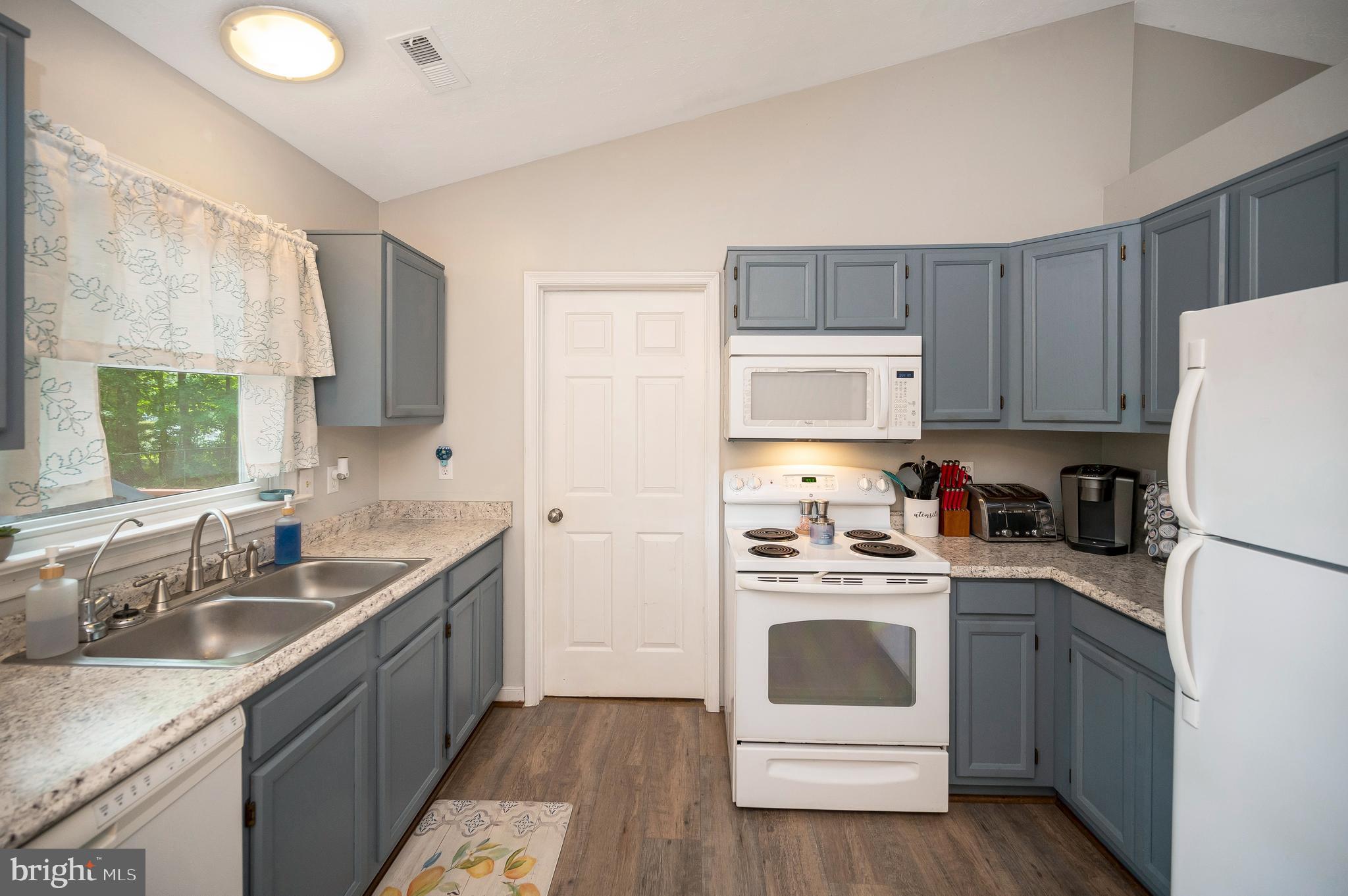 LAKE CAROLINE - Residential