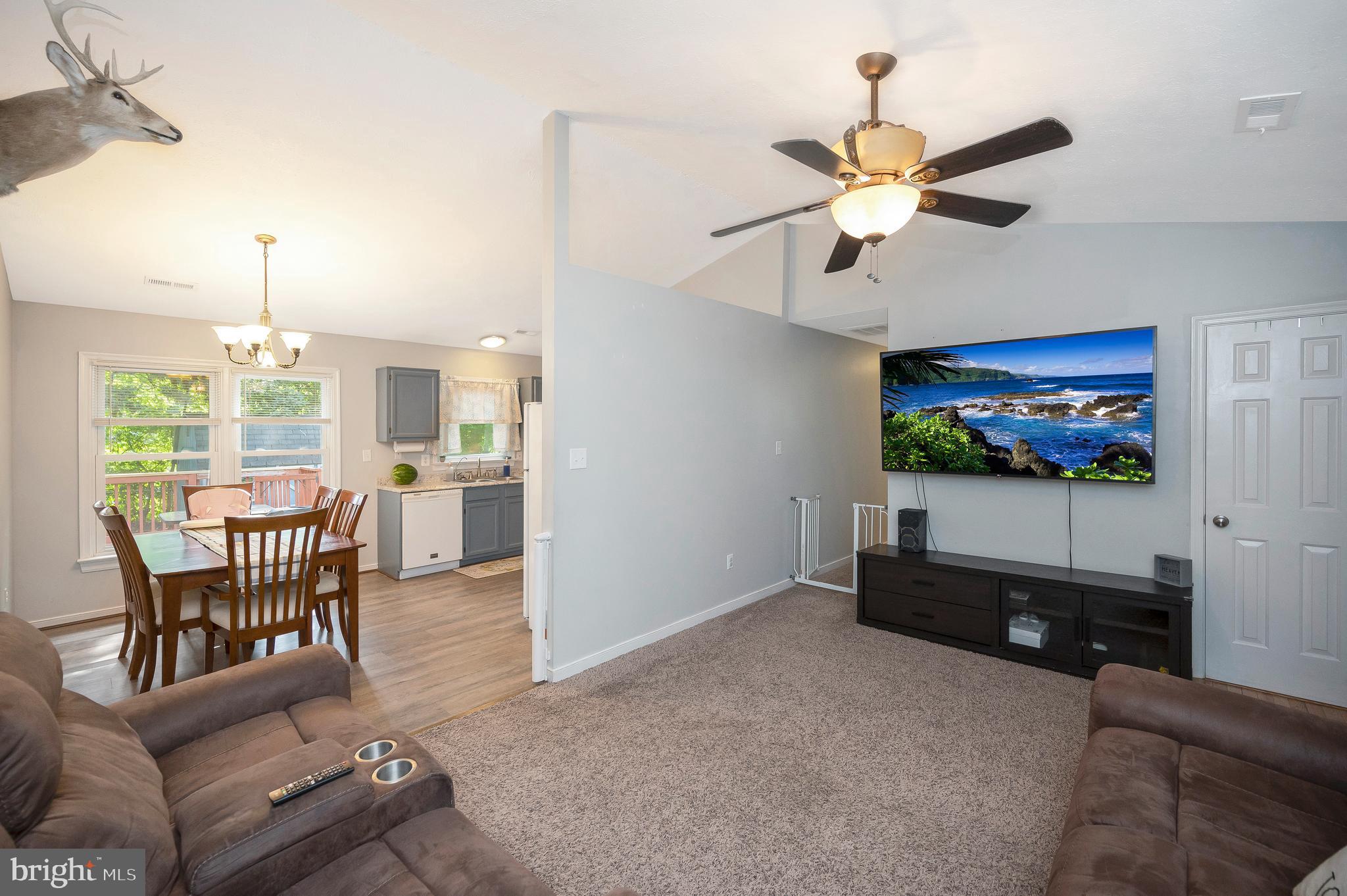 LAKE CAROLINE - Residential