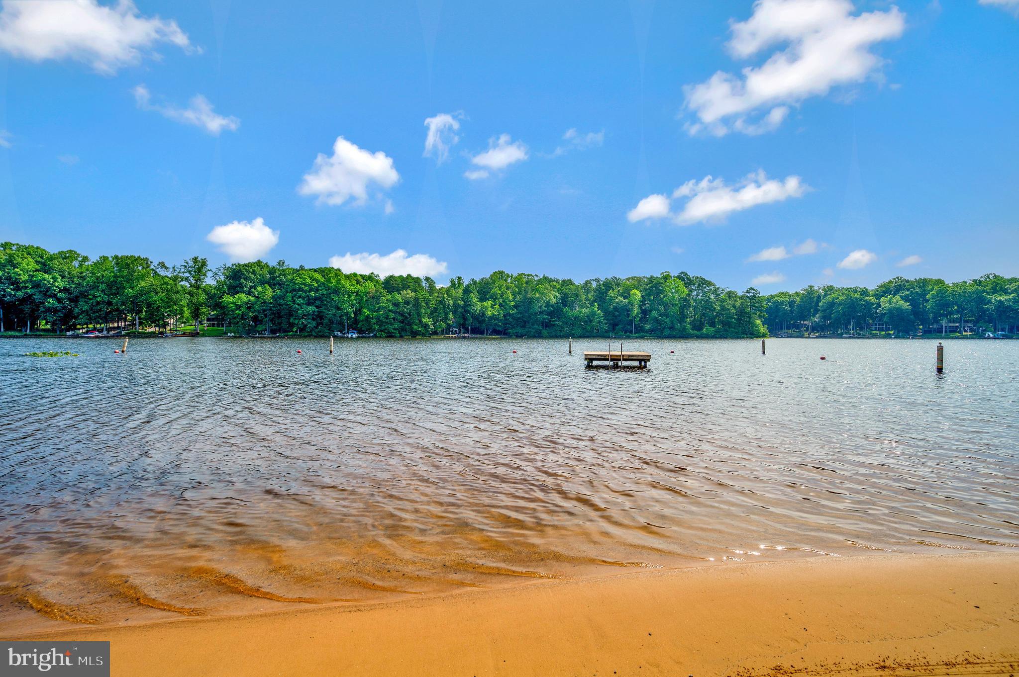 LAKE CAROLINE - Residential