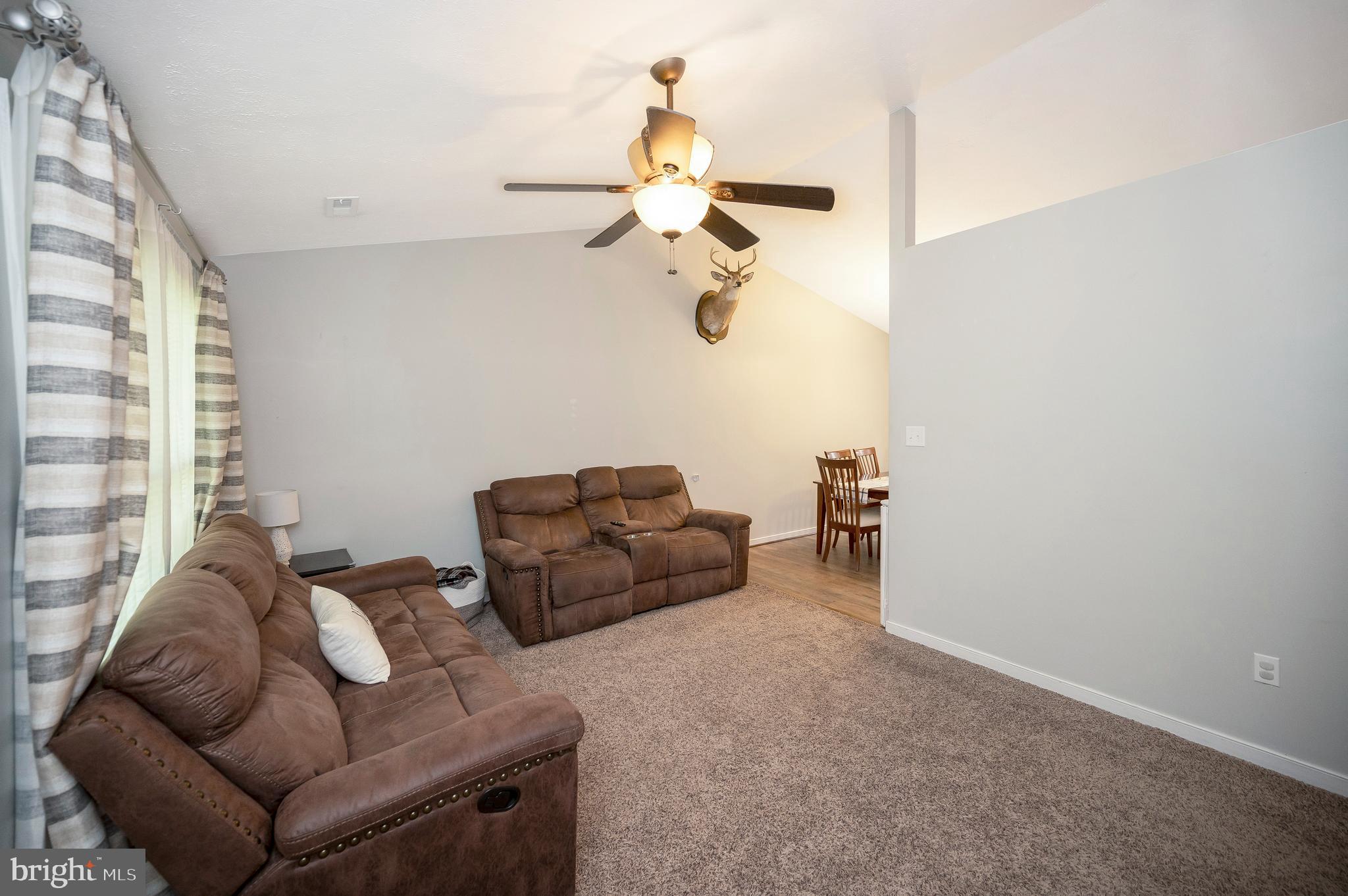 LAKE CAROLINE - Residential